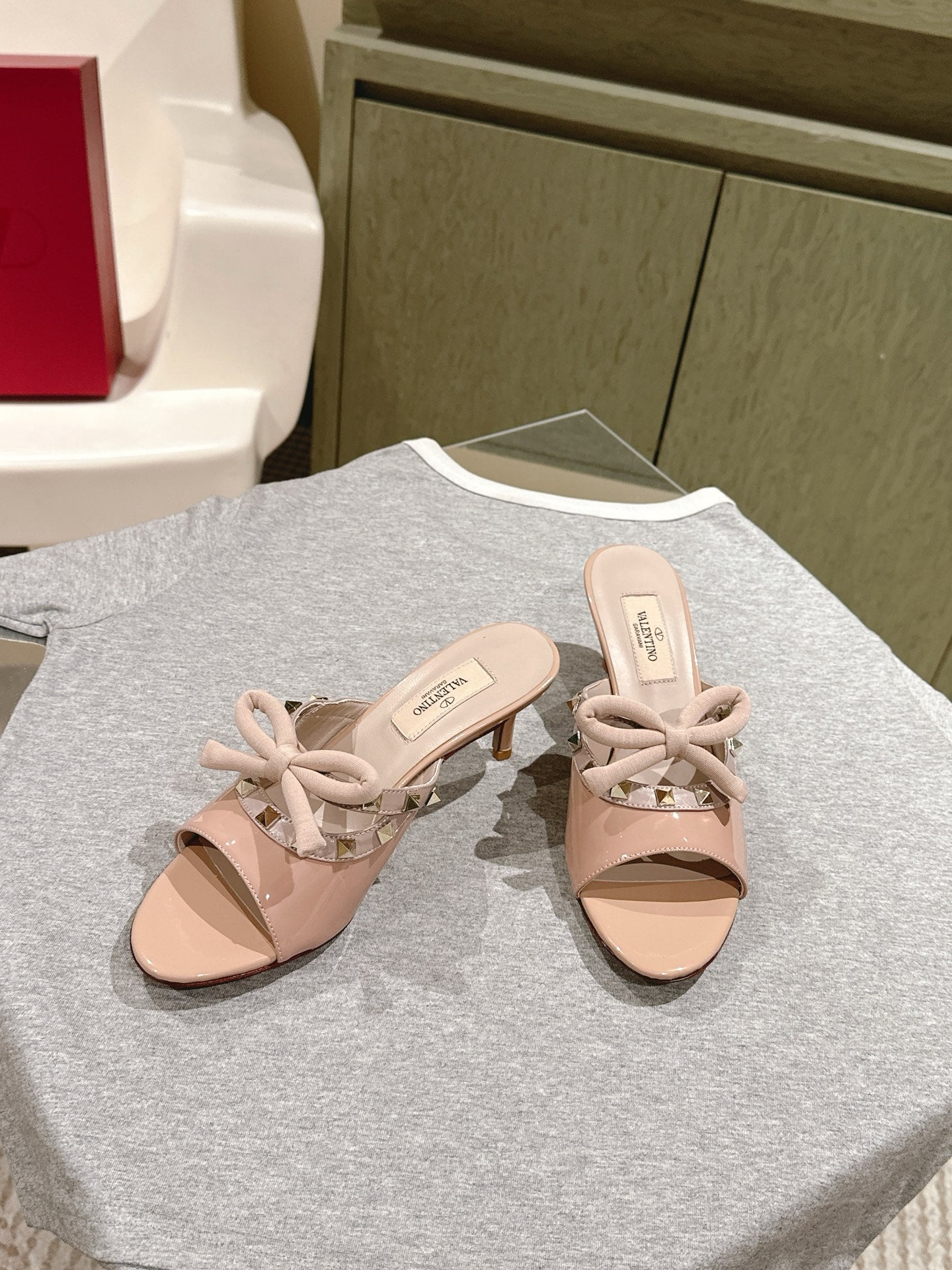 LuxluxHouse Best Quality Valentino Women Shoes