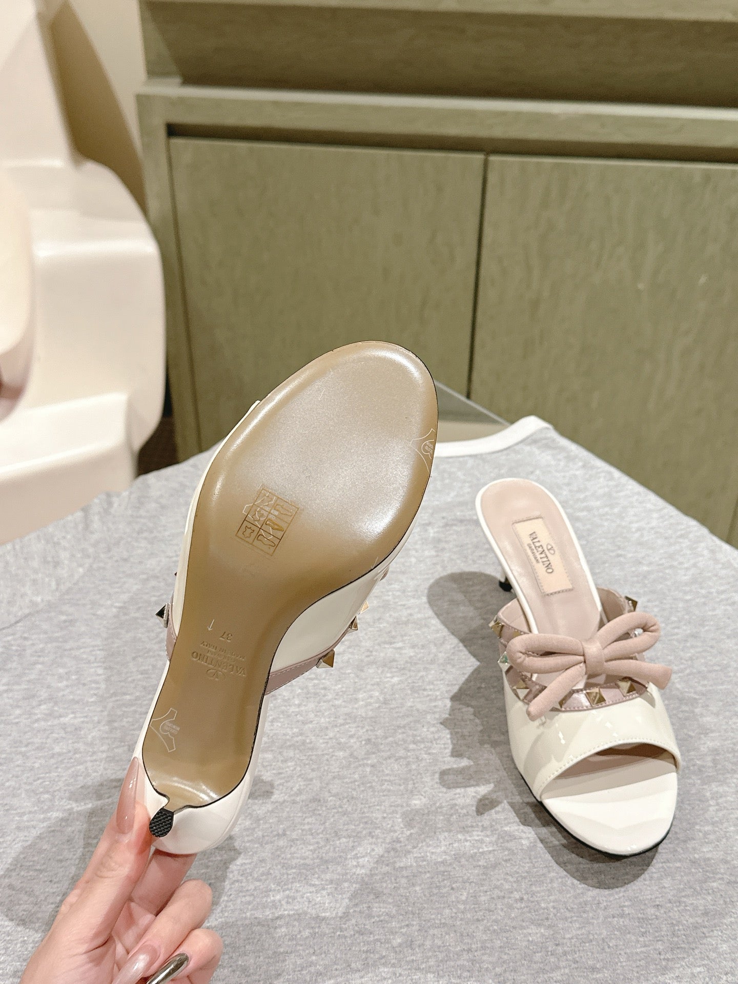 LuxluxHouse Best Quality Valentino Women Shoes