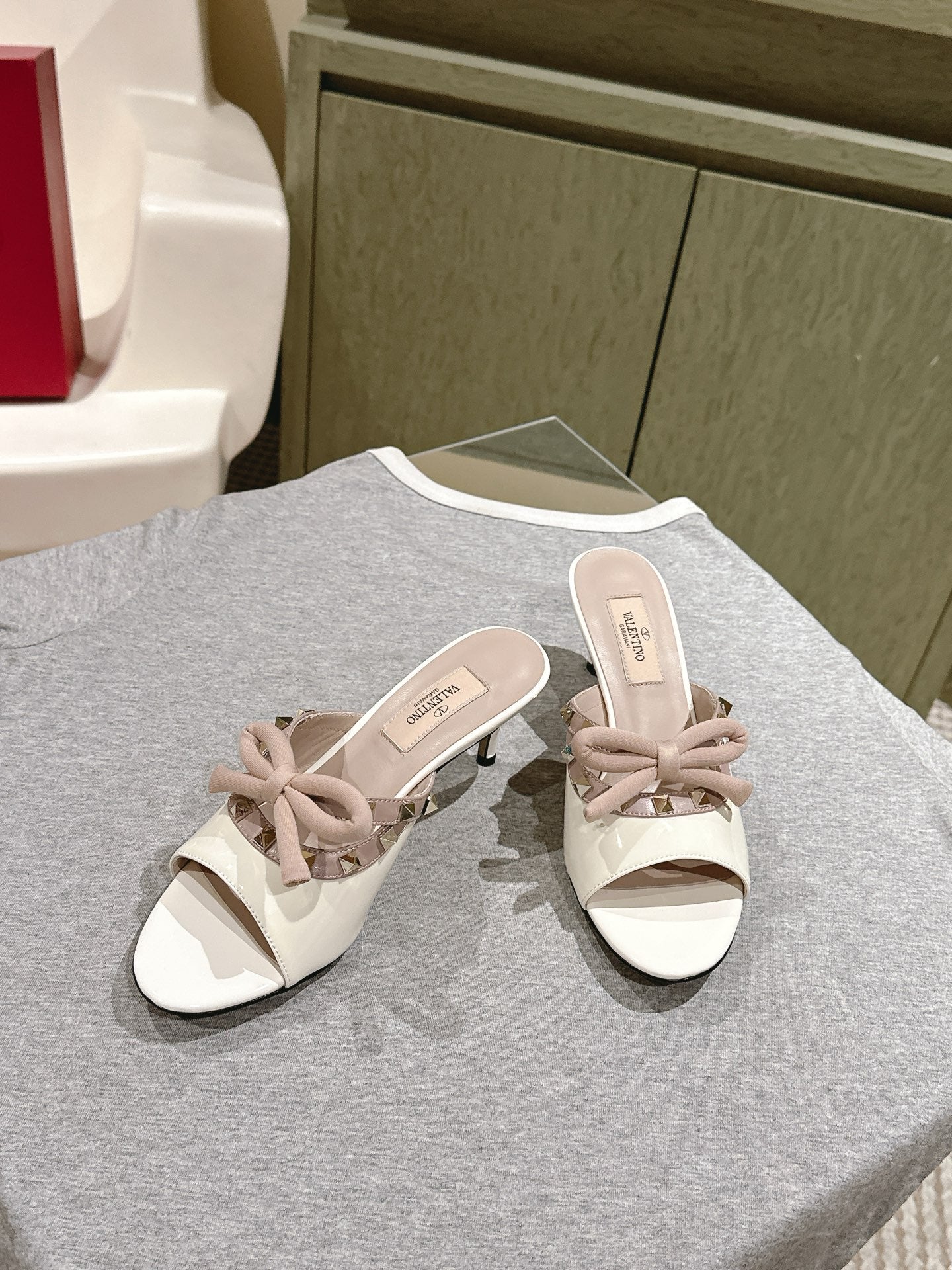 LuxluxHouse Best Quality Valentino Women Shoes