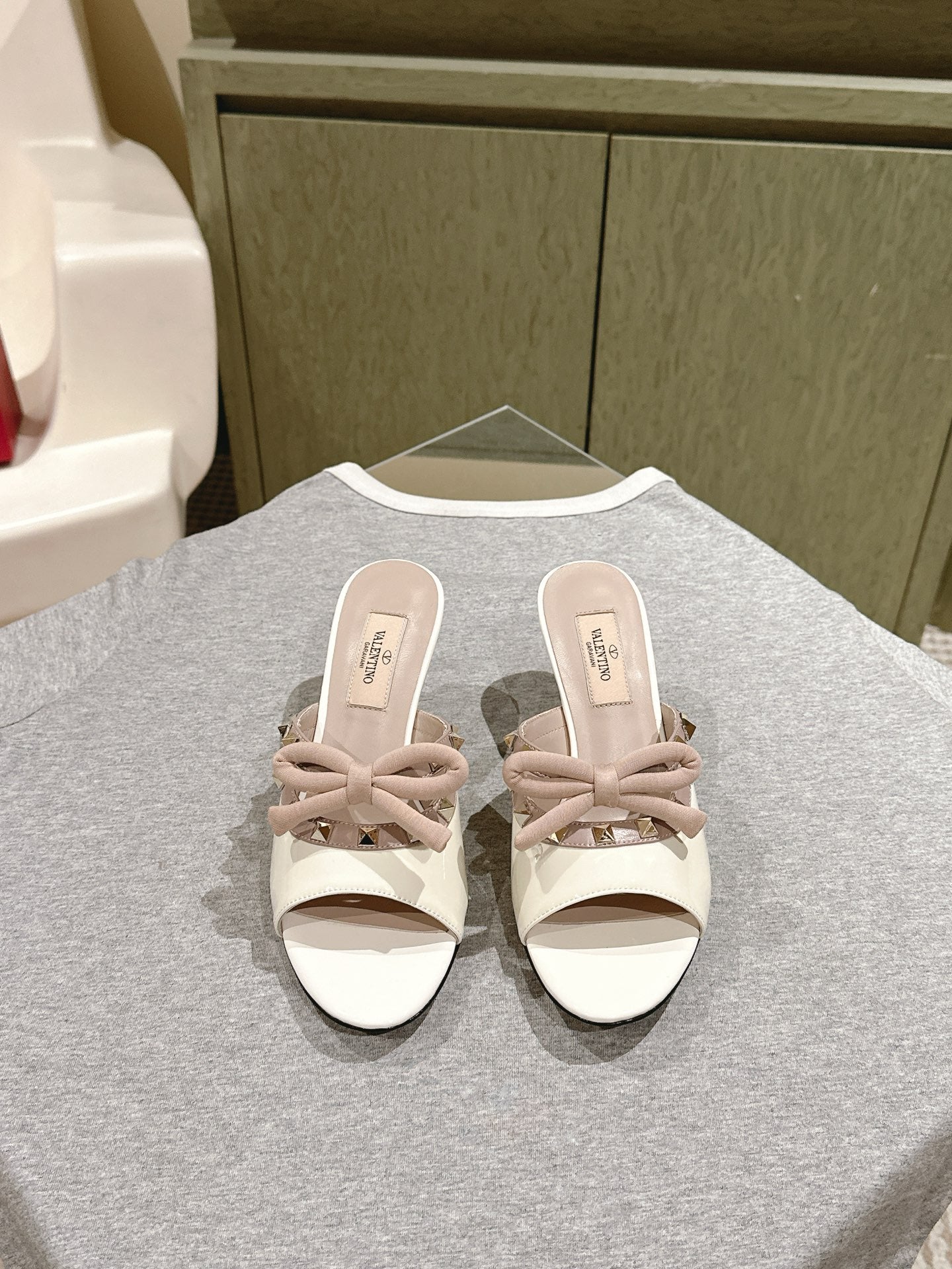 LuxluxHouse Best Quality Valentino Women Shoes