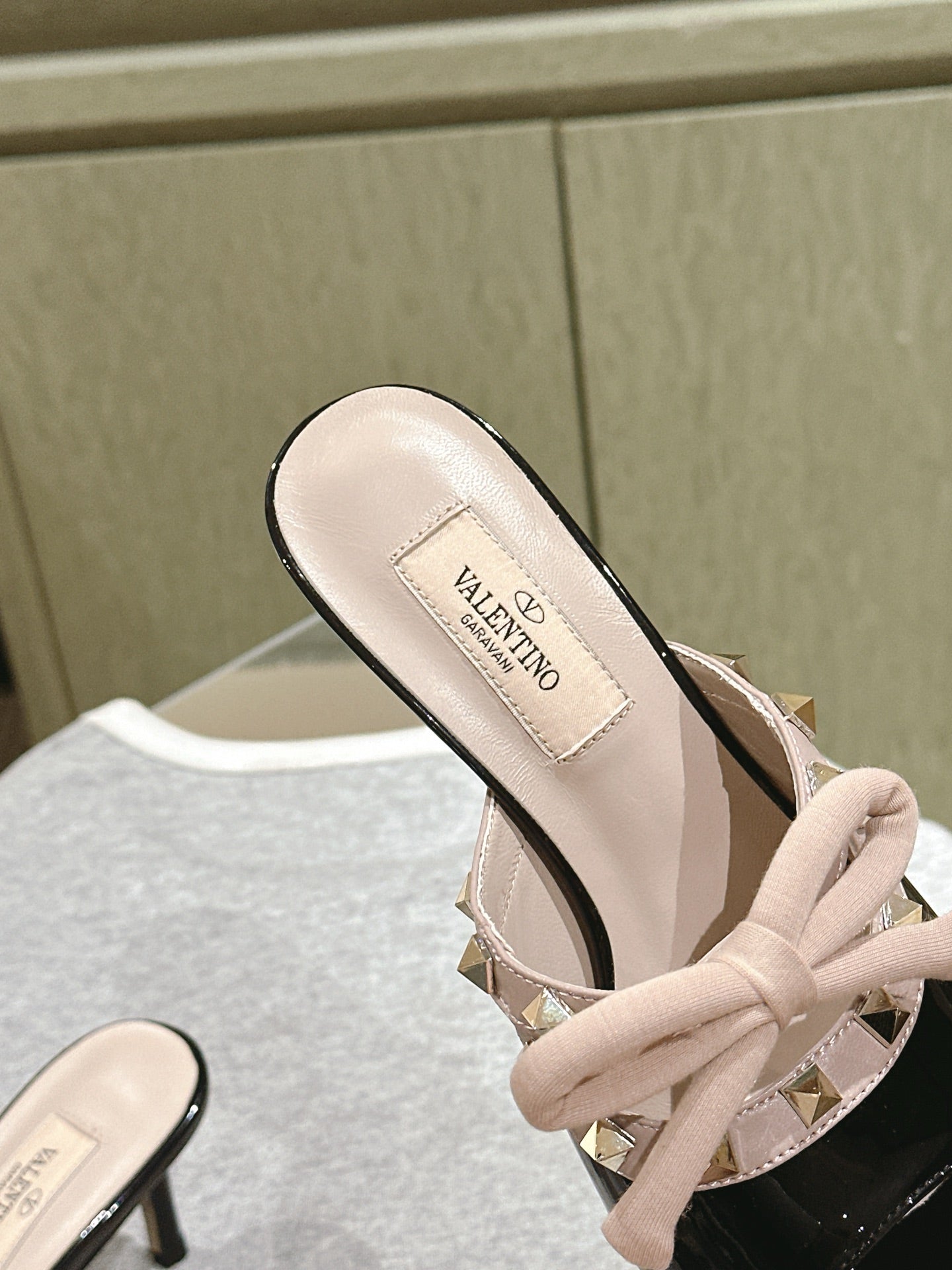 LuxluxHouse Best Quality Valentino Women Shoes