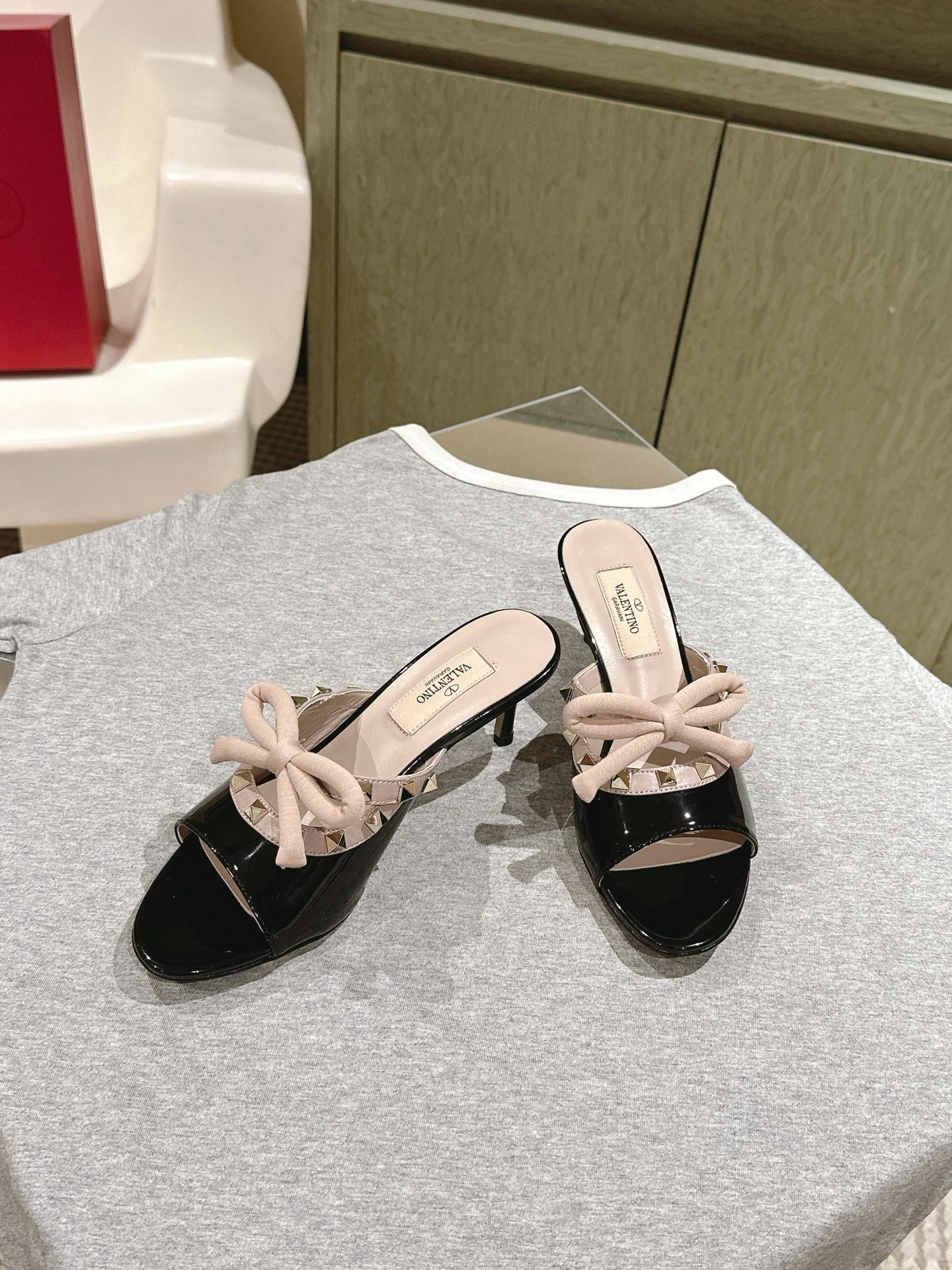 LuxluxHouse Best Quality Valentino Women Shoes