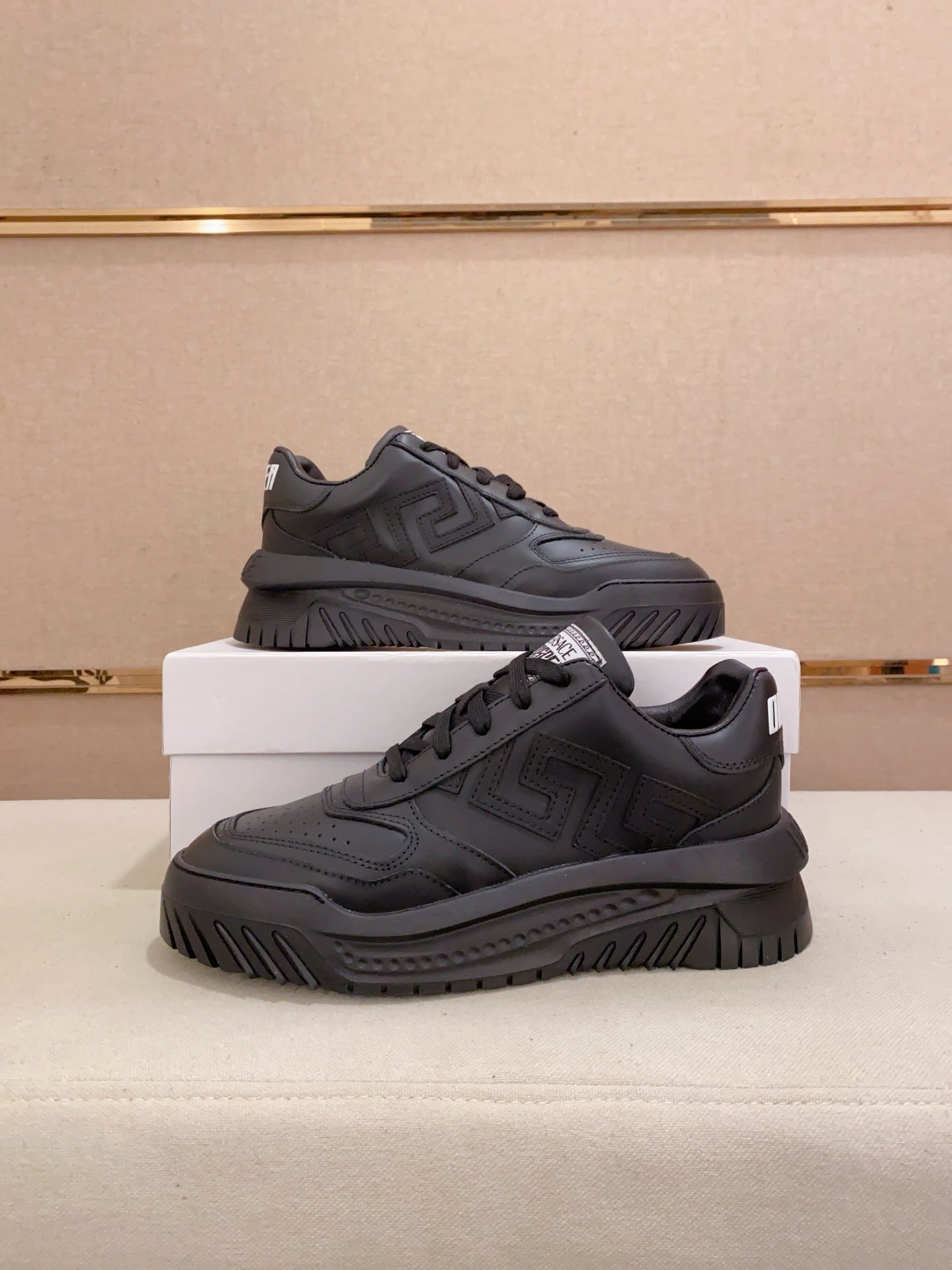 LuxluxHouse Best Quality Shoes Versace