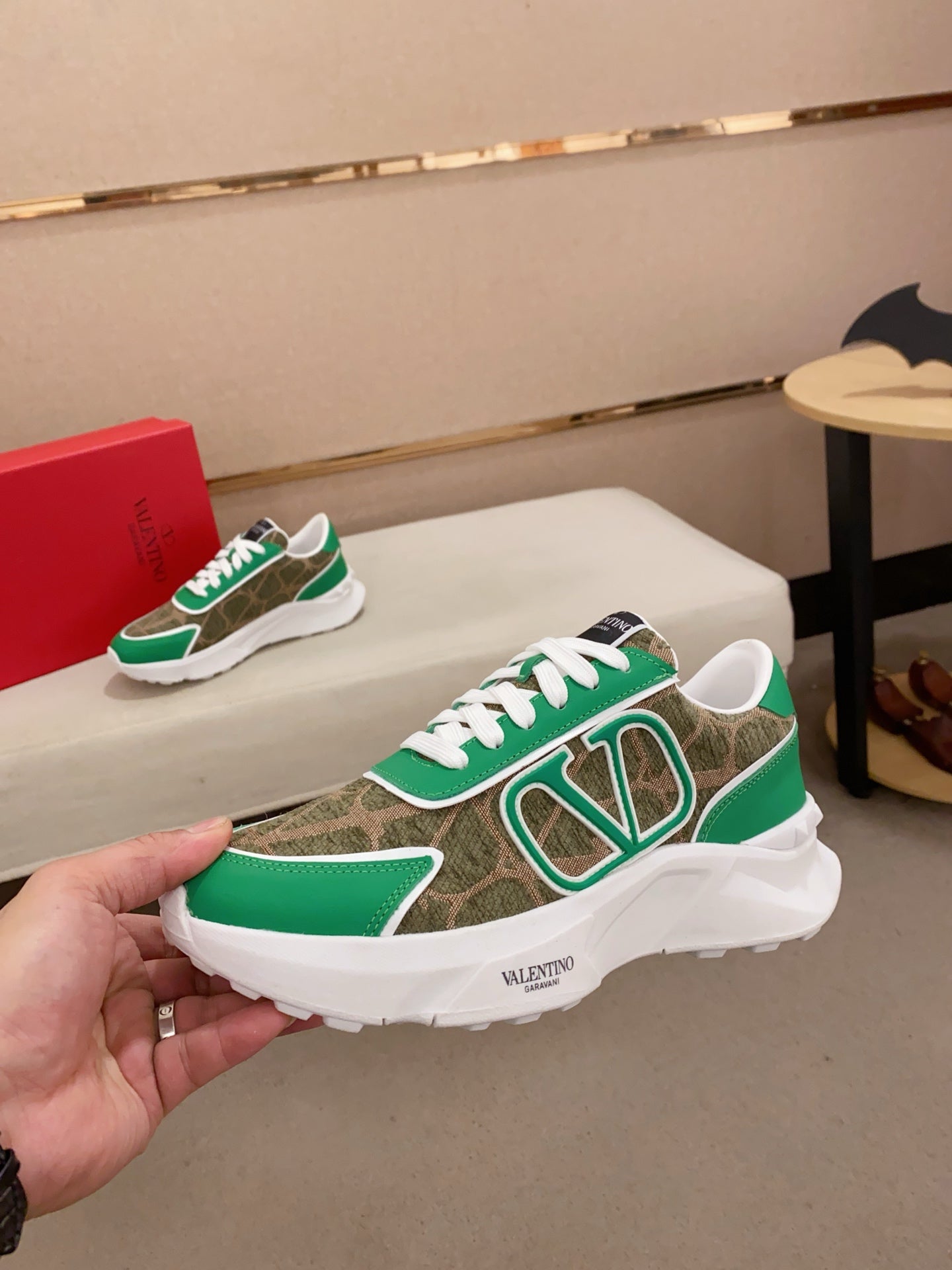 LuxluxHouse Best Quality Shoes Valentino