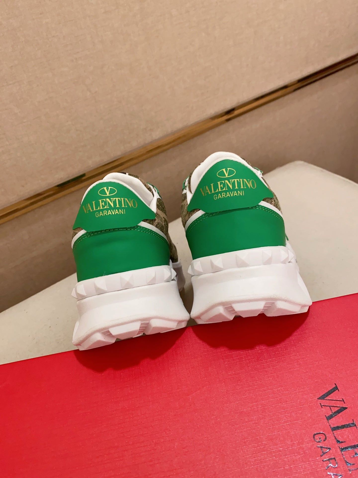 LuxluxHouse Best Quality Shoes Valentino