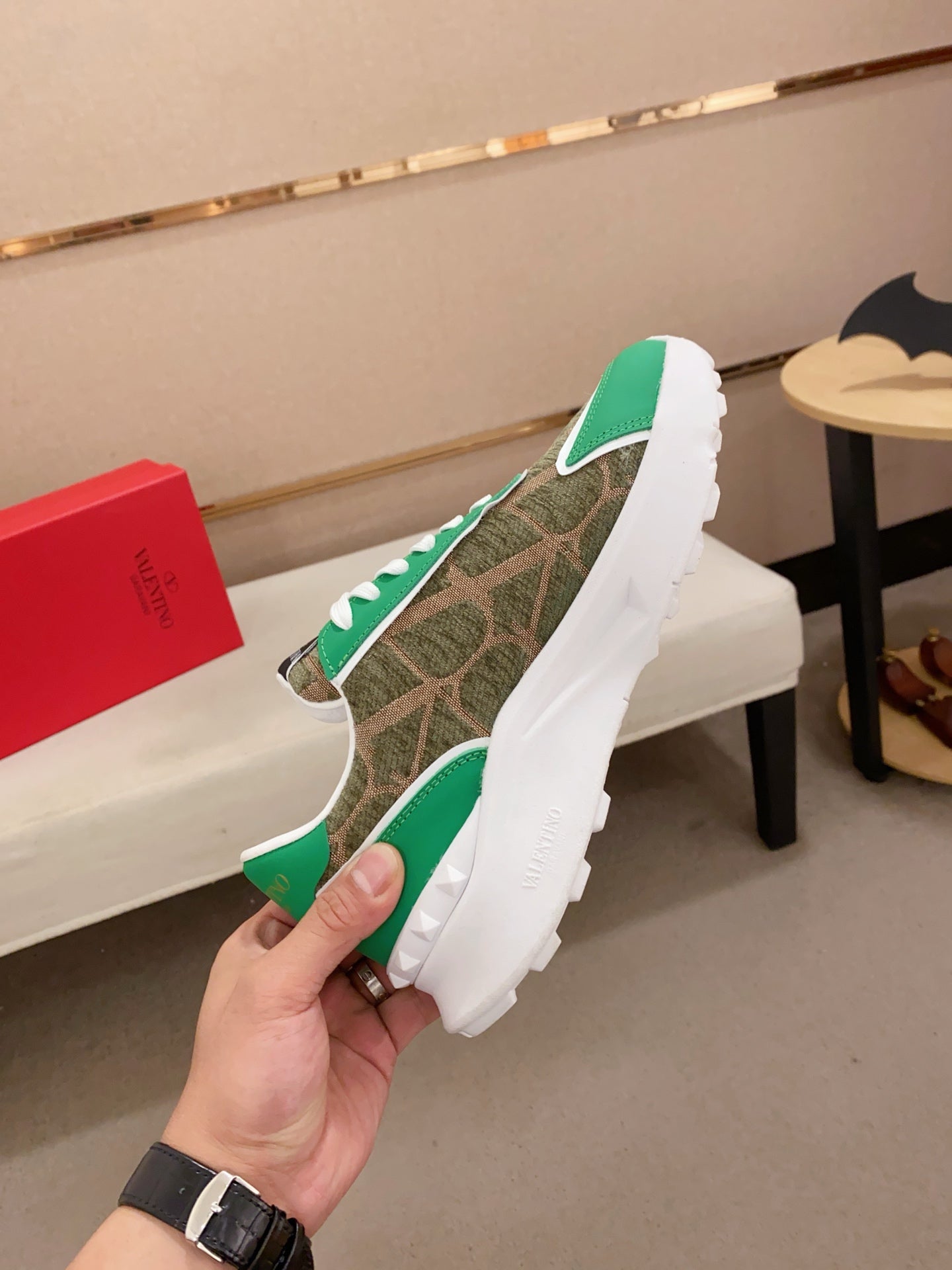 LuxluxHouse Best Quality Shoes Valentino