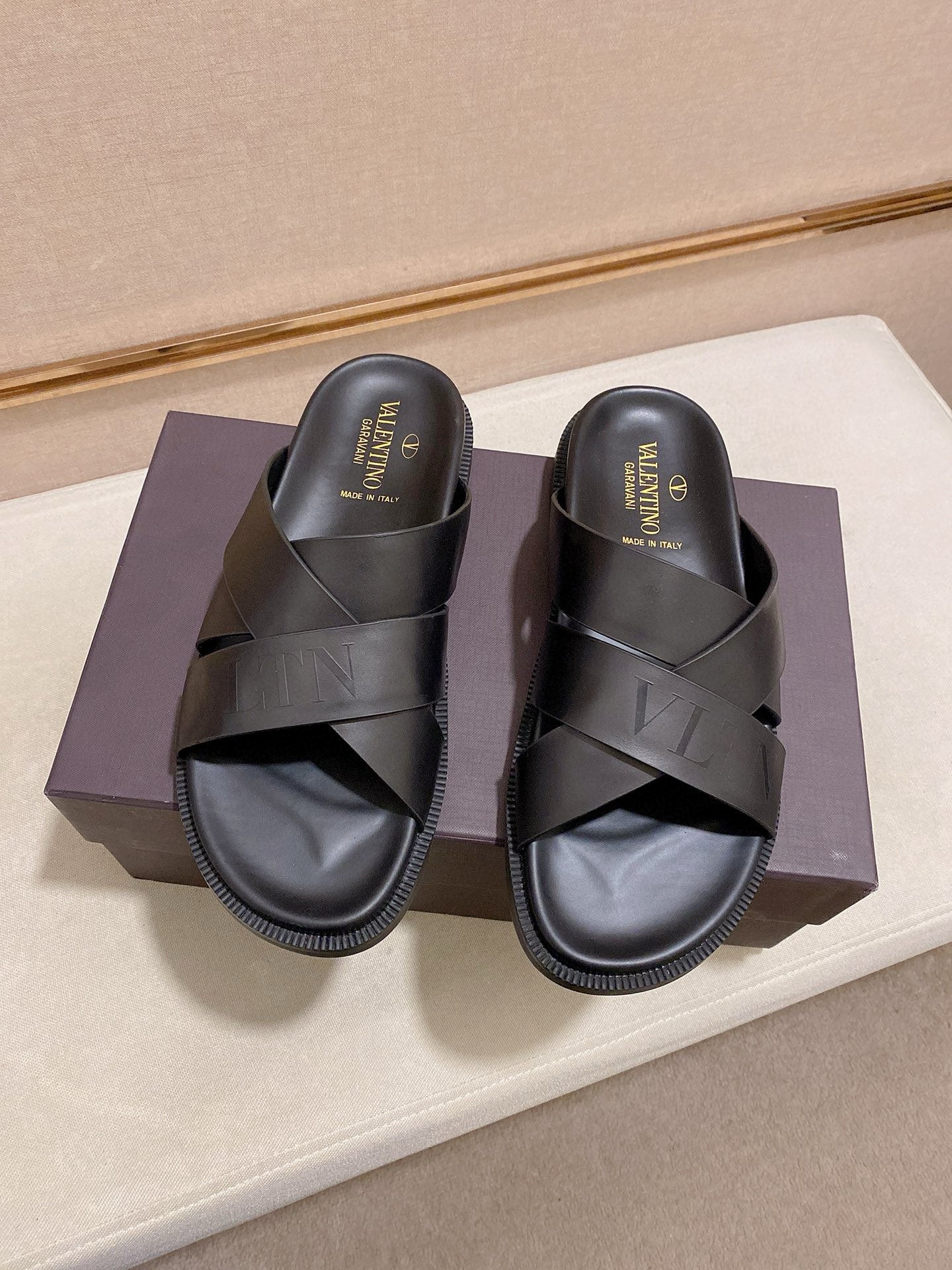 LuxluxHouse Best Quality Sandals Valentino