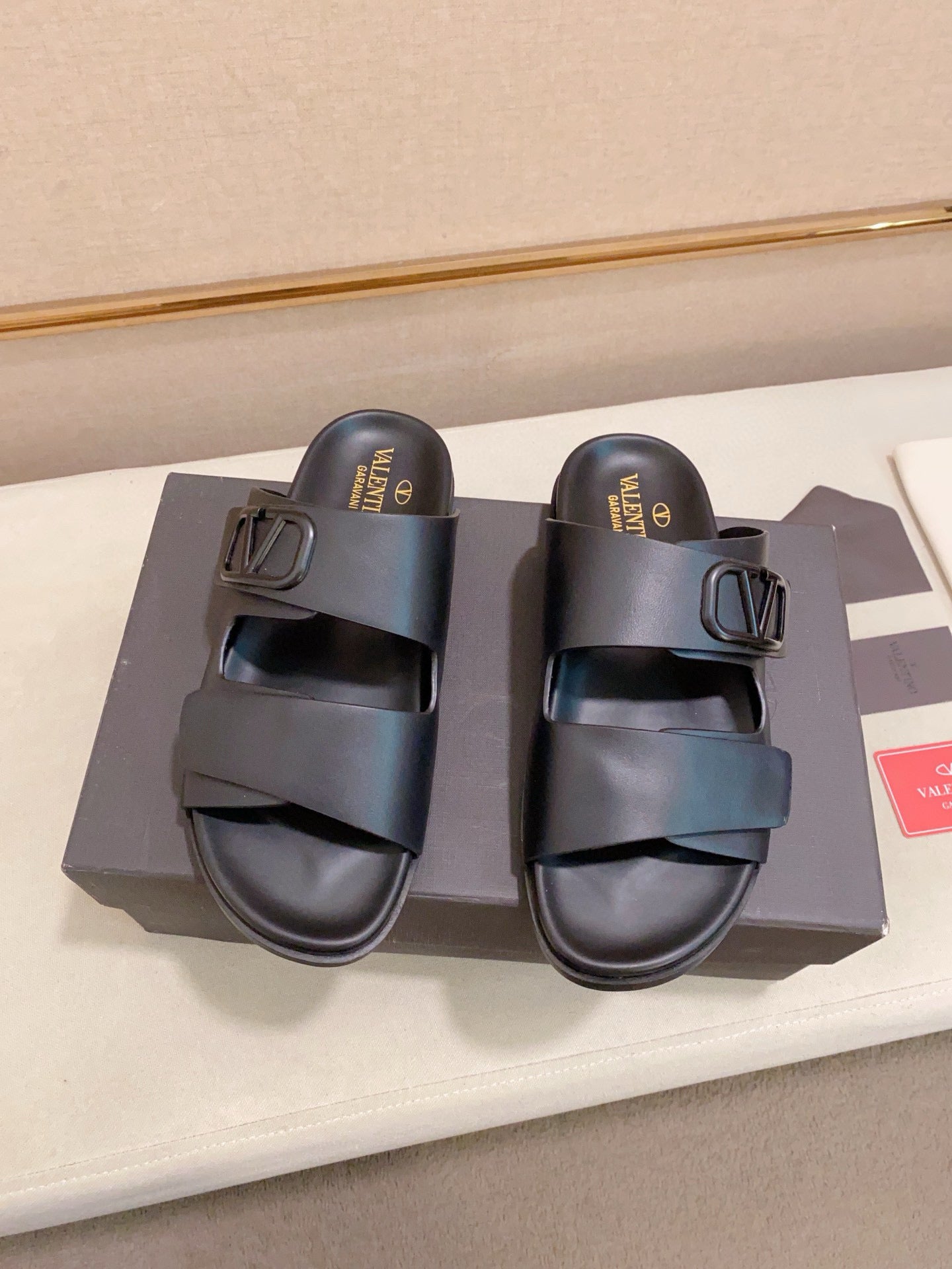 LuxluxHouse Best Quality Sandals Valentino