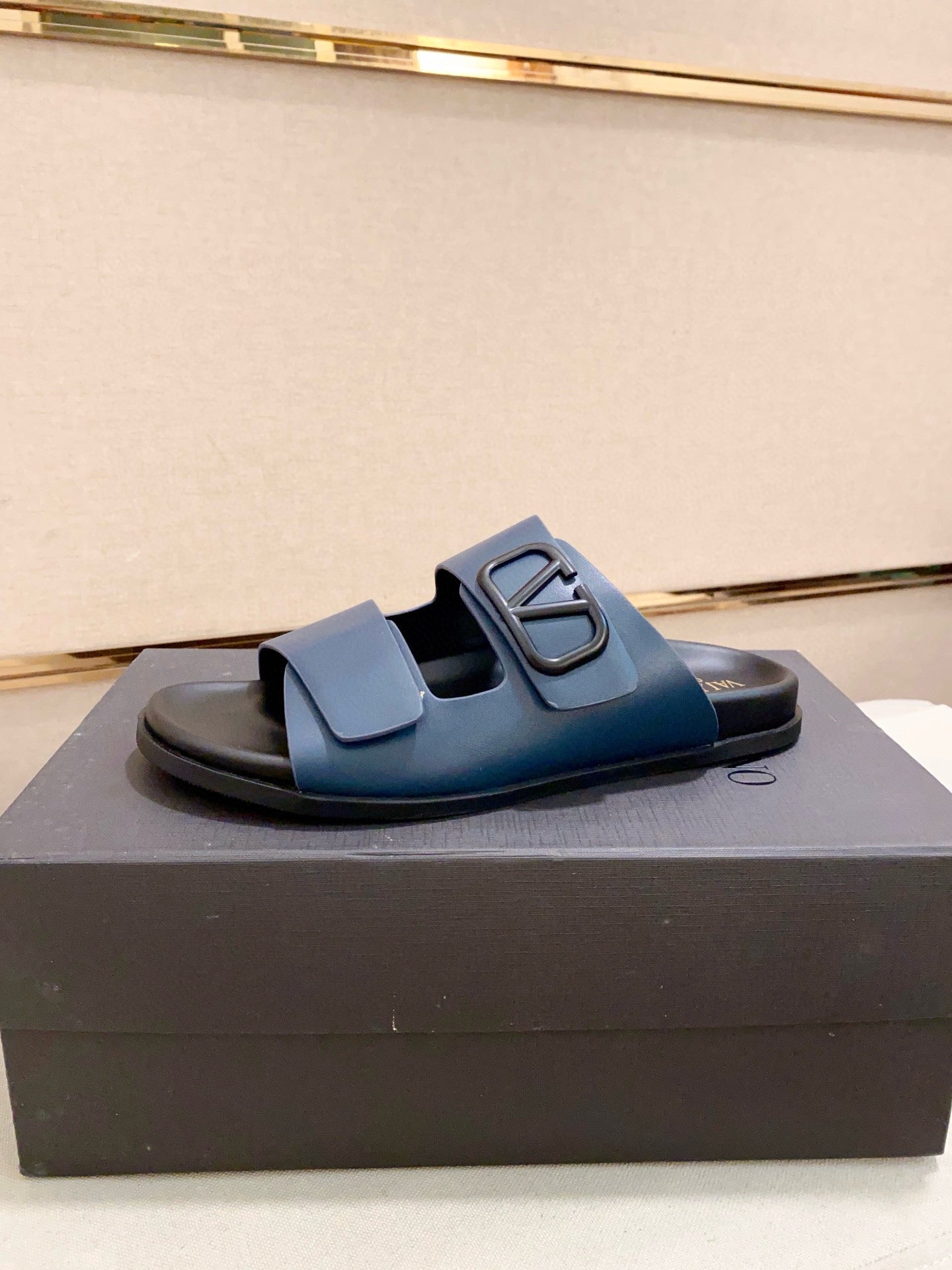 LuxluxHouse Best Quality Sandals Valentino