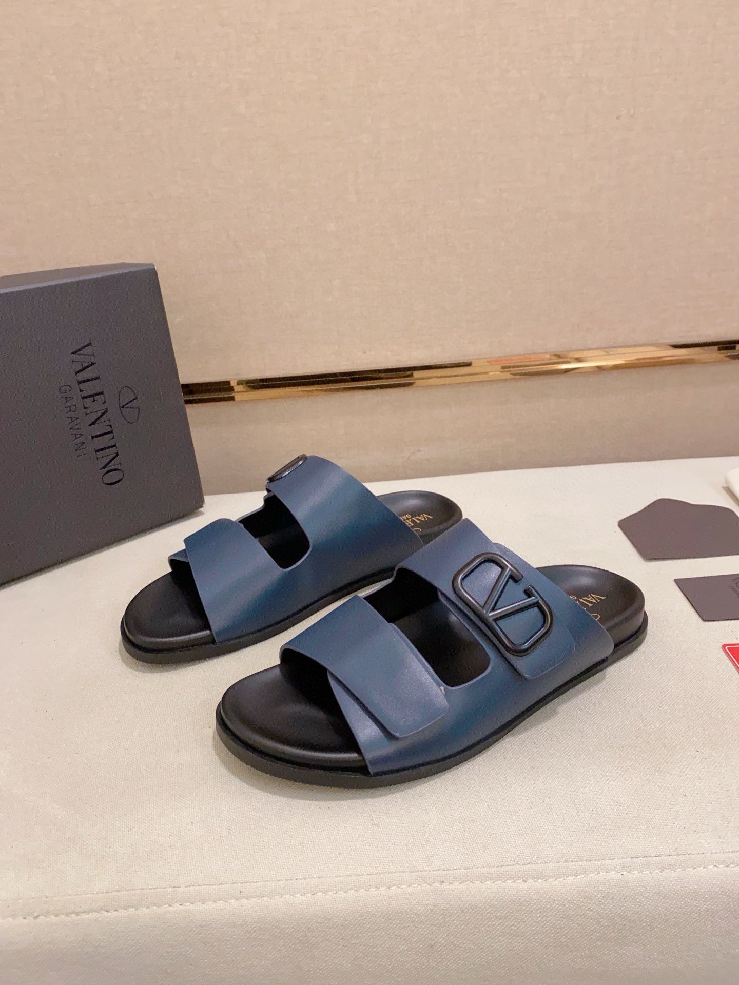 LuxluxHouse Best Quality Sandals Valentino