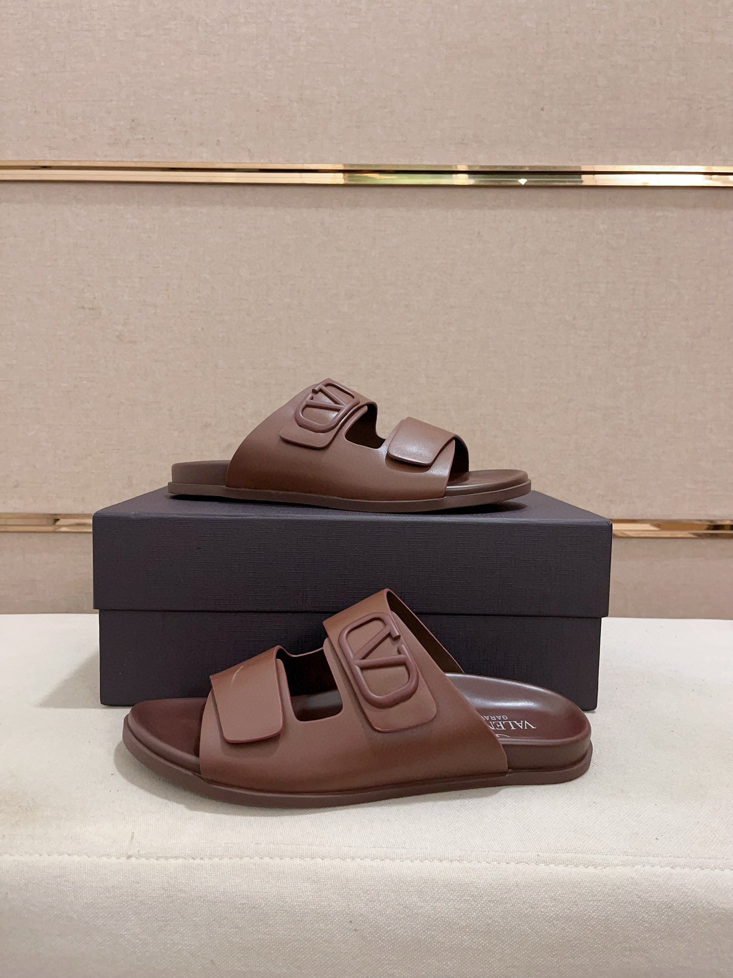 LuxluxHouse Best Quality Sandals Valentino