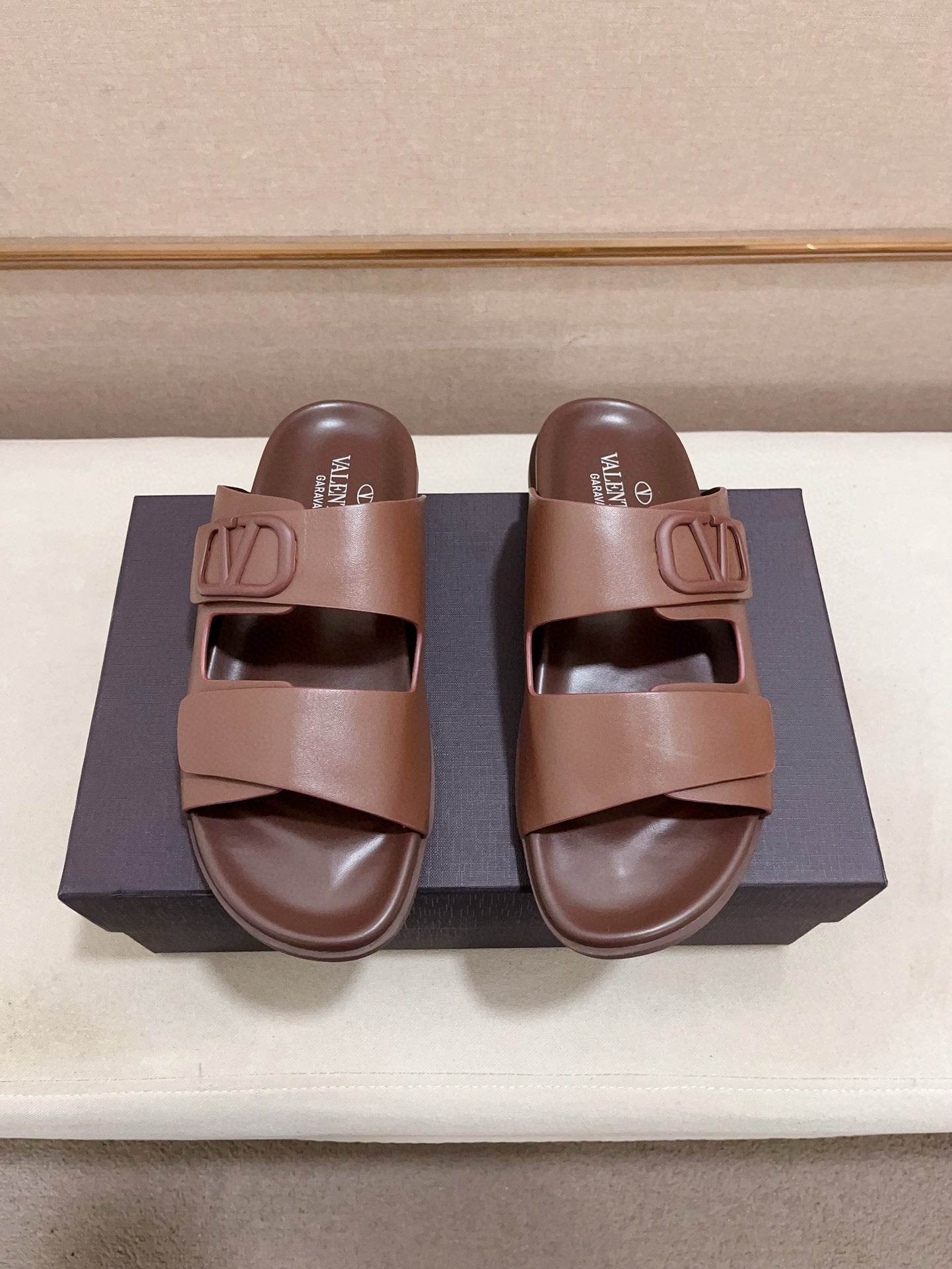 LuxluxHouse Best Quality Sandals Valentino