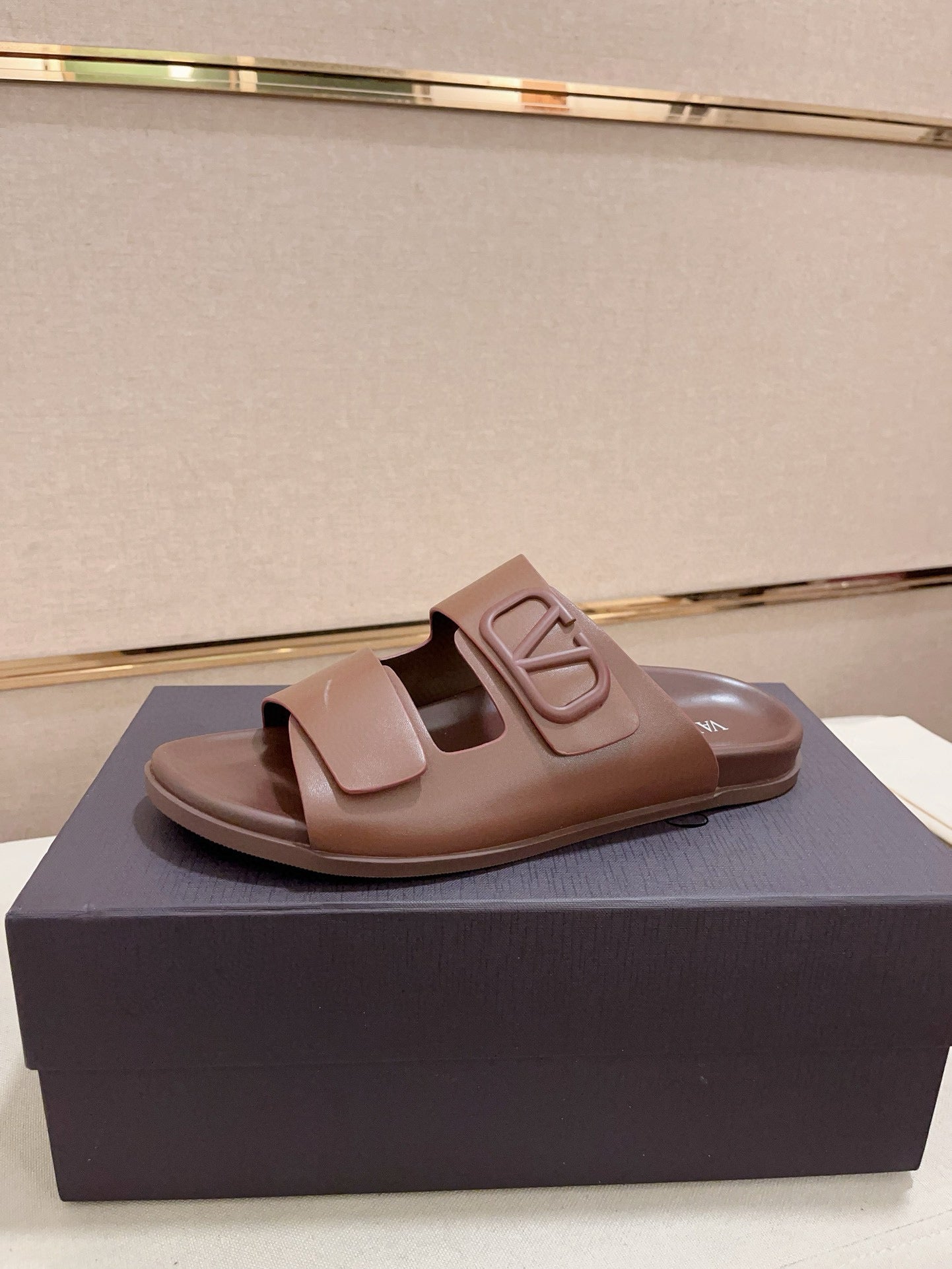 LuxluxHouse Best Quality Sandals Valentino