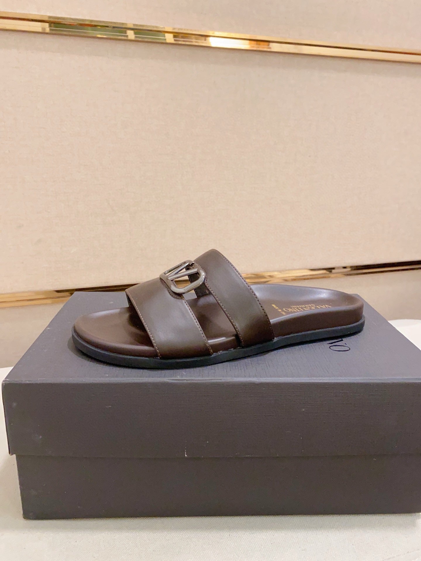LuxluxHouse Best Quality Sandals Valentino