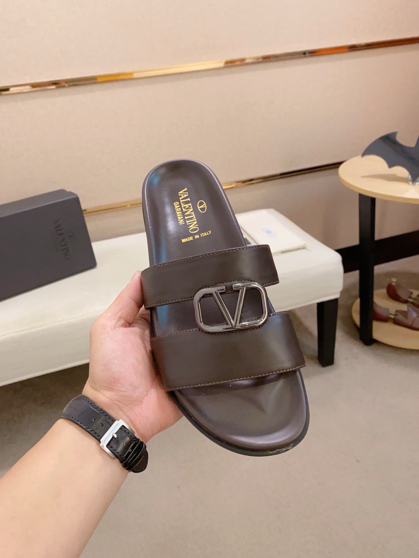 LuxluxHouse Best Quality Sandals Valentino
