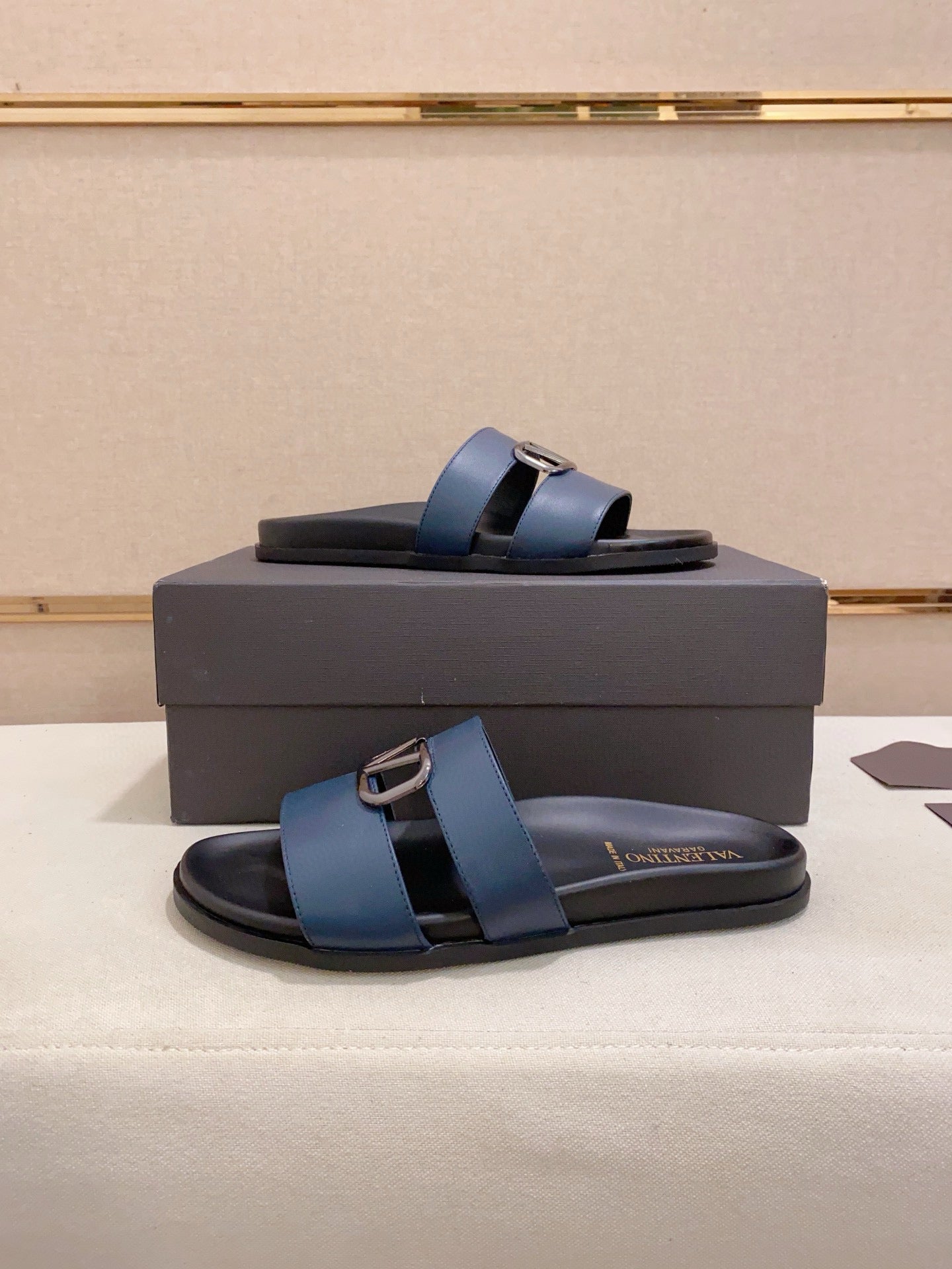 LuxluxHouse Best Quality Sandals Valentino