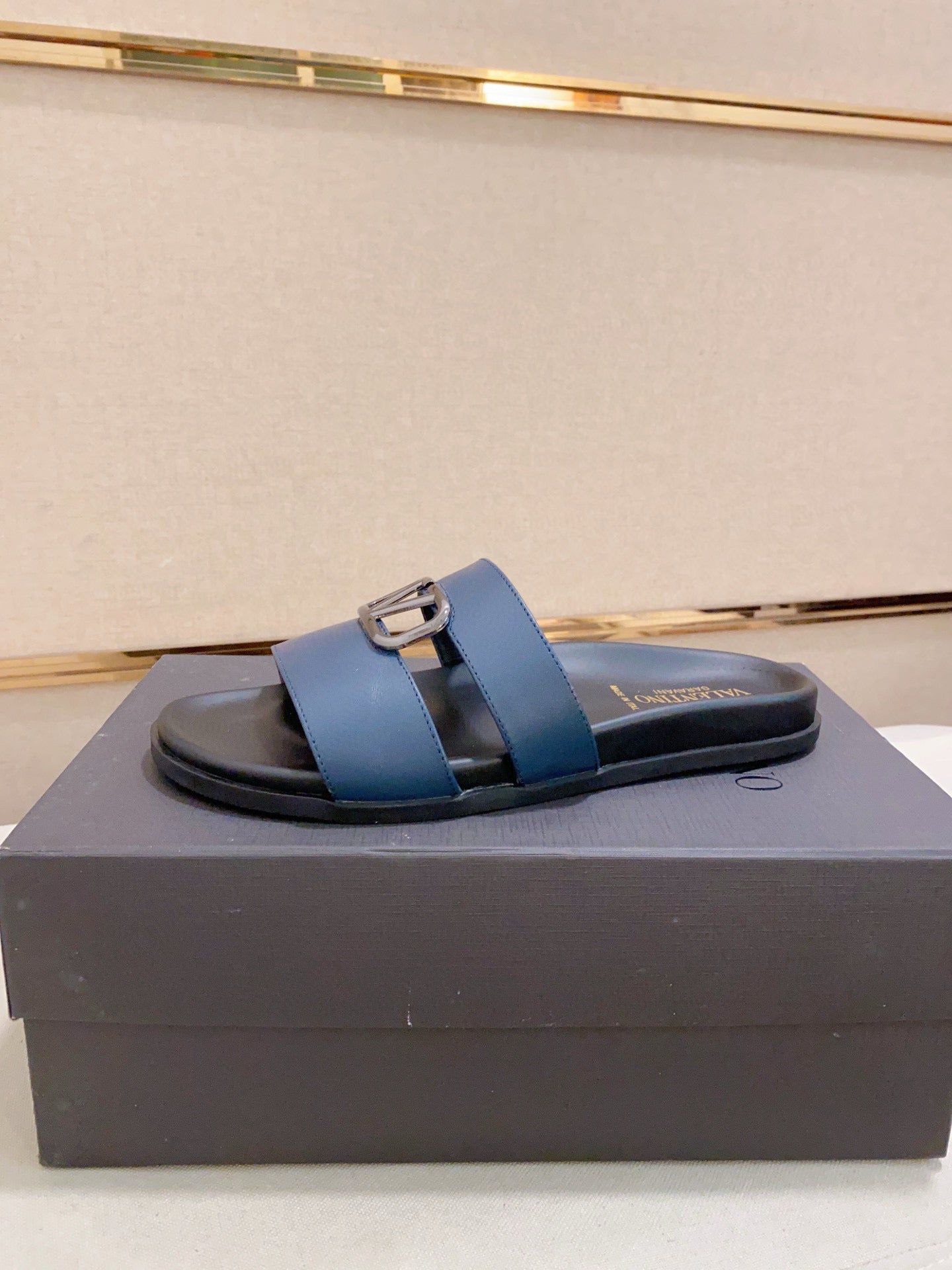 LuxluxHouse Best Quality Sandals Valentino