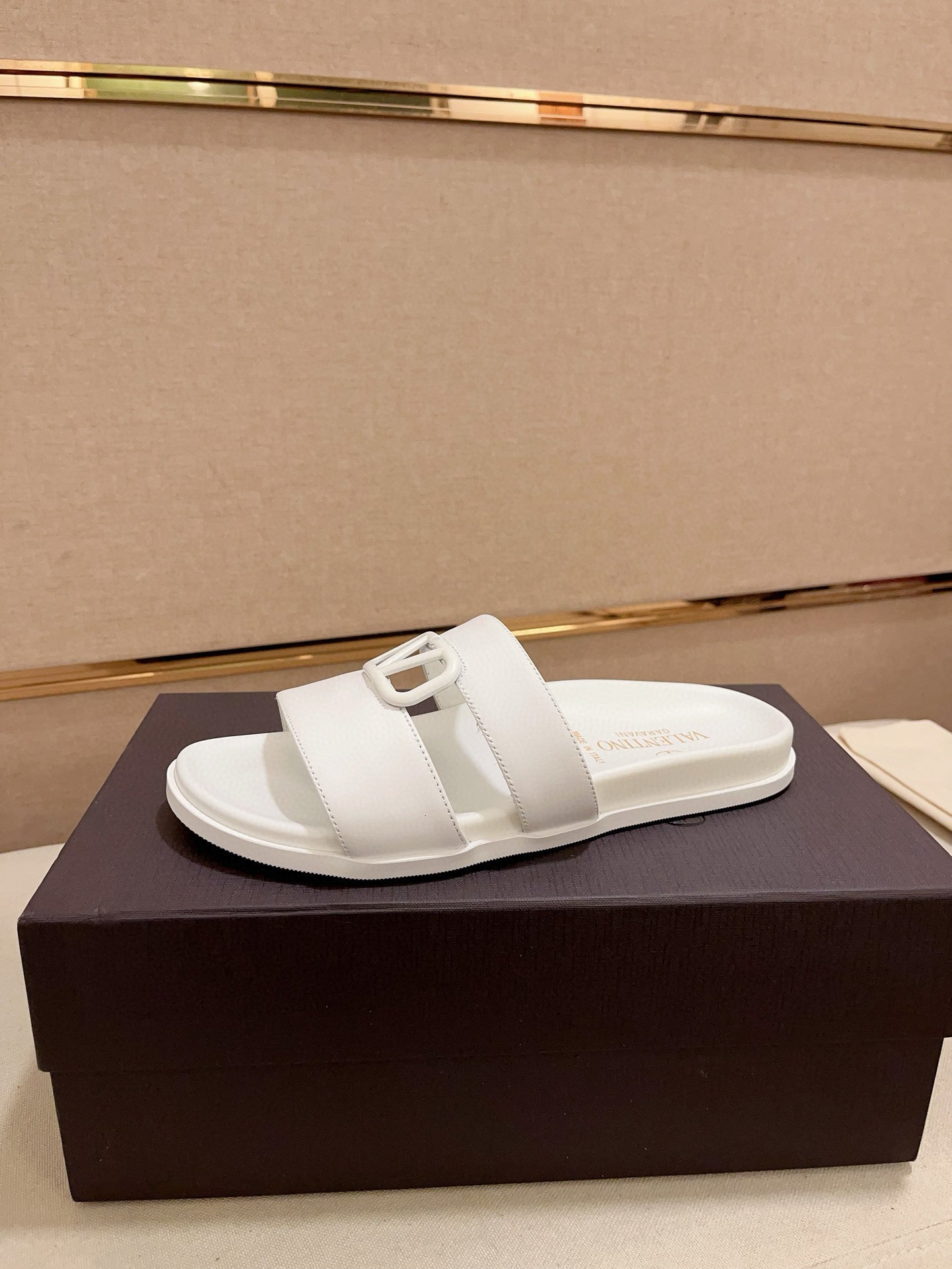 LuxluxHouse Best Quality Sandals Valentino