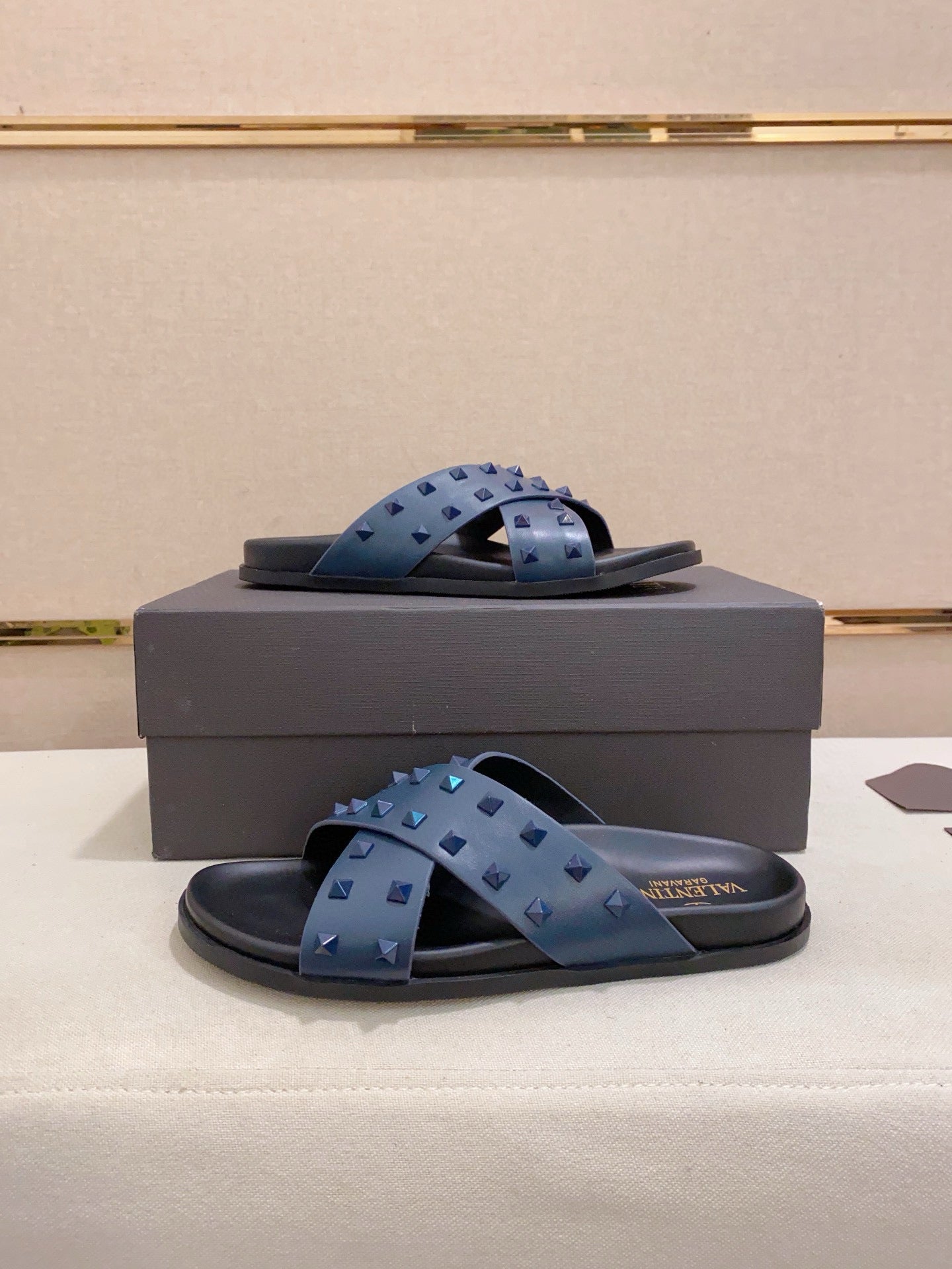 LuxluxHouse Best Quality Sandals Valentino