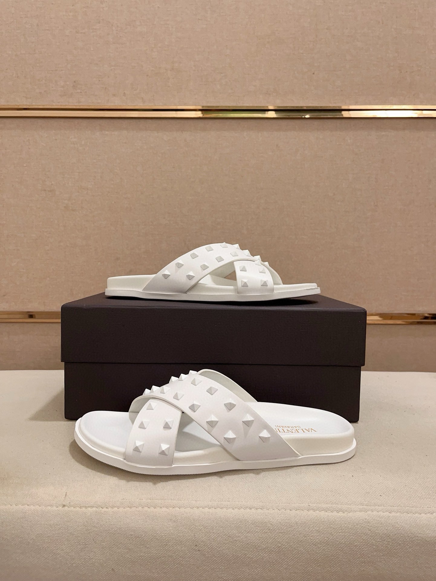 LuxluxHouse Best Quality Sandals Valentino