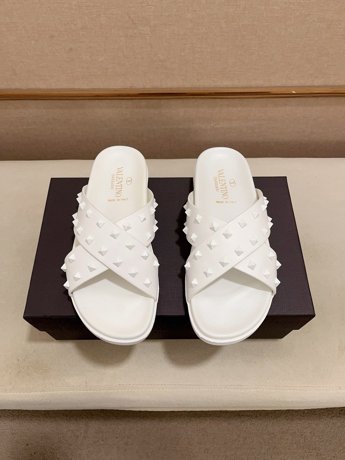 LuxluxHouse Best Quality Sandals Valentino