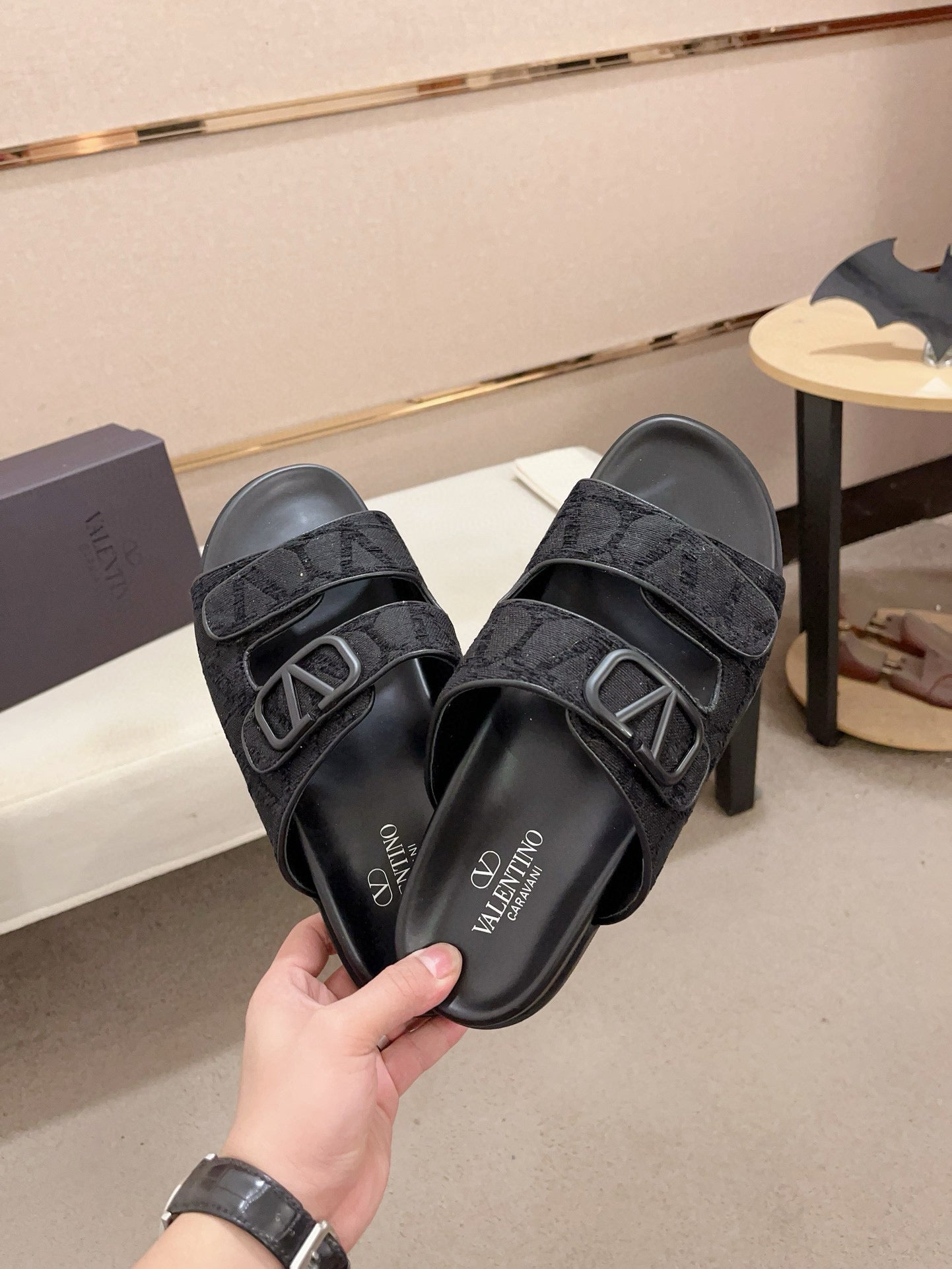 LuxluxHouse Best Quality Sandals Valentino