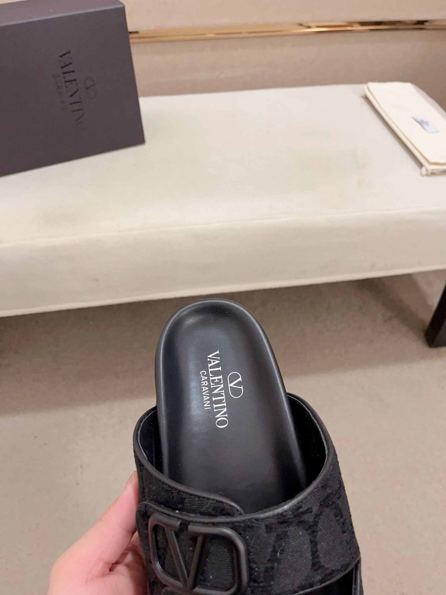 LuxluxHouse Best Quality Sandals Valentino
