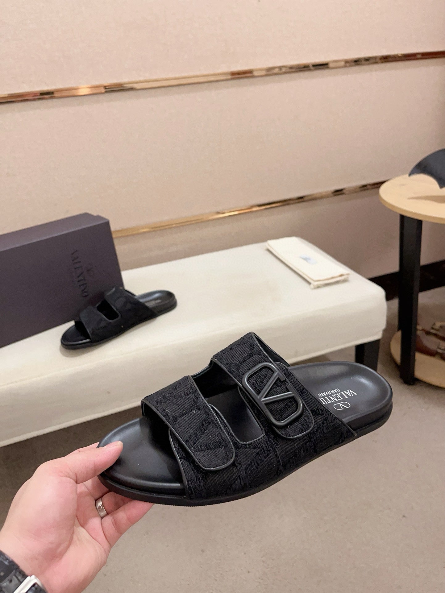 LuxluxHouse Best Quality Sandals Valentino