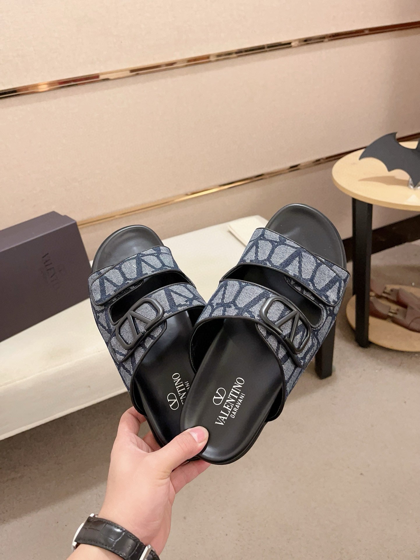 LuxluxHouse Best Quality Sandals Valentino