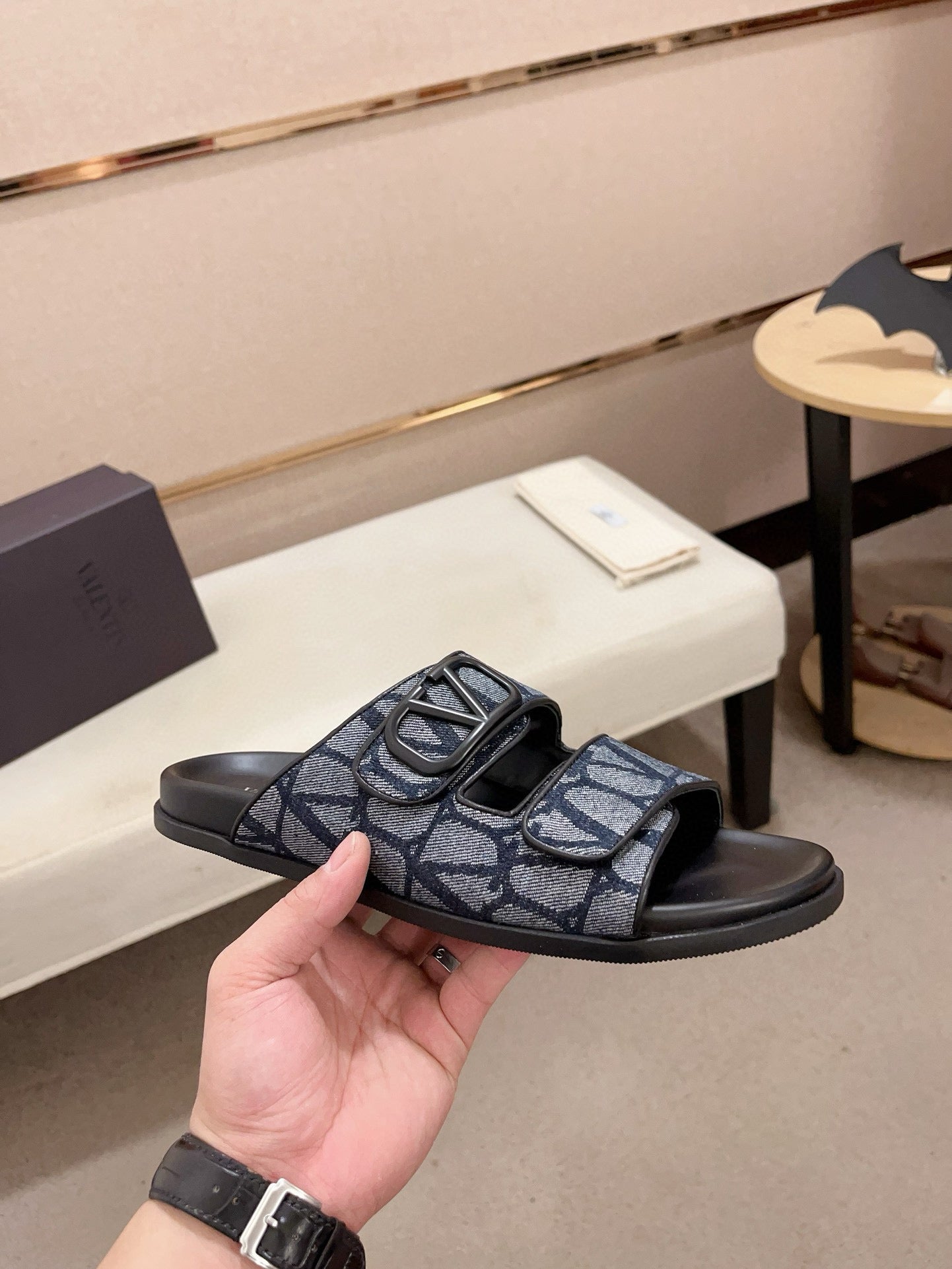 LuxluxHouse Best Quality Sandals Valentino