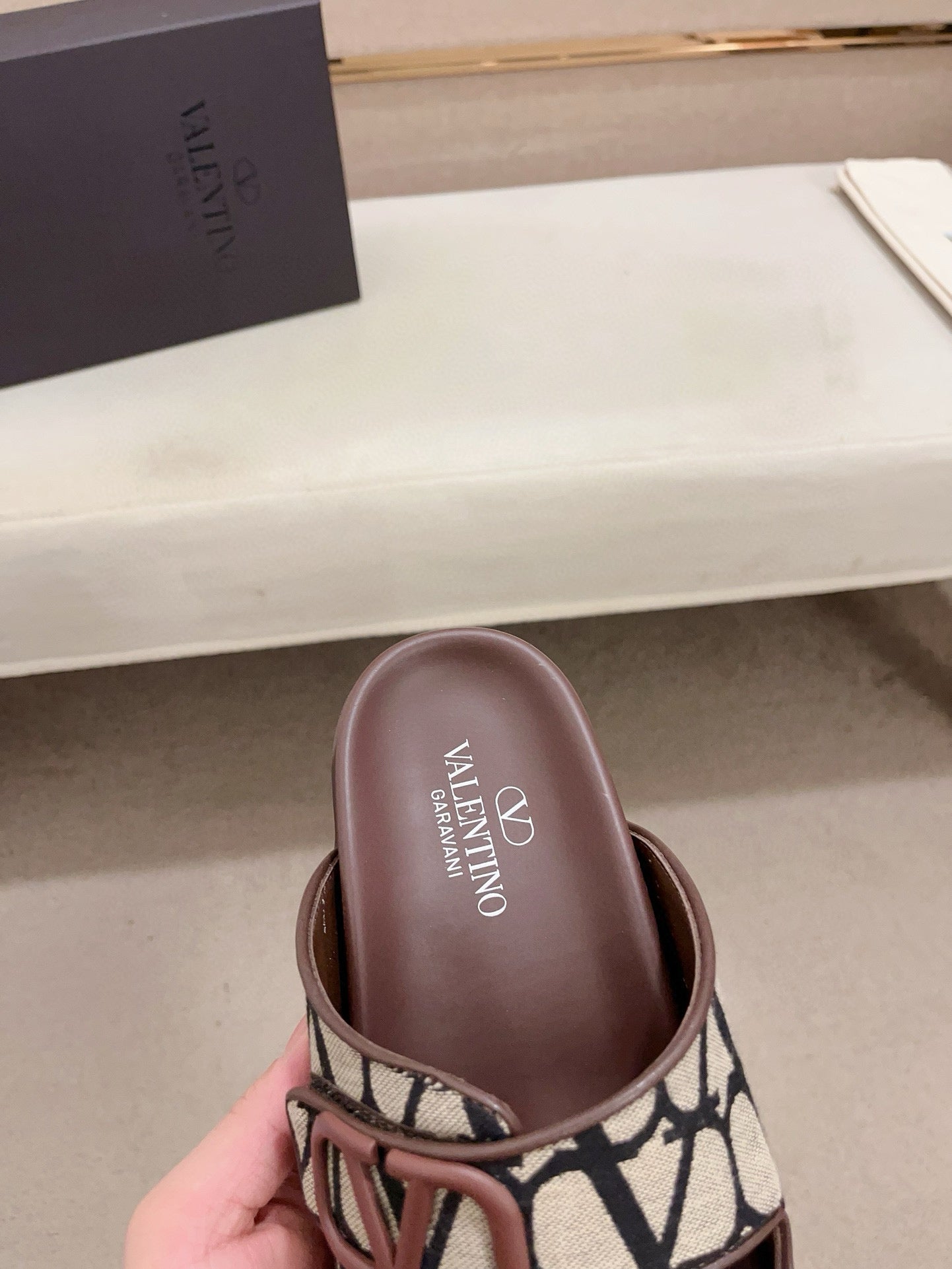LuxluxHouse Best Quality Sandals Valentino