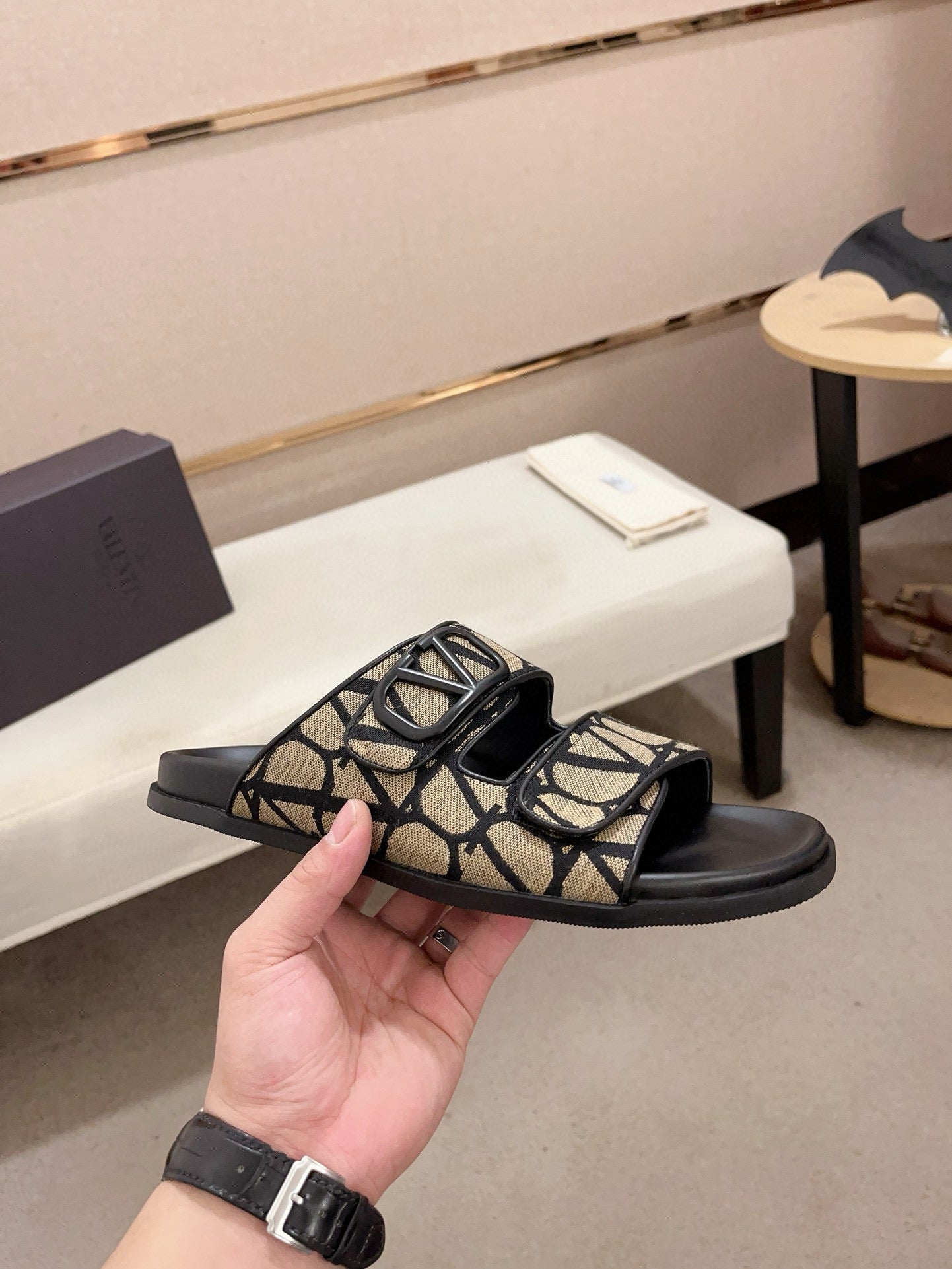 LuxluxHouse Best Quality Sandals Valentino