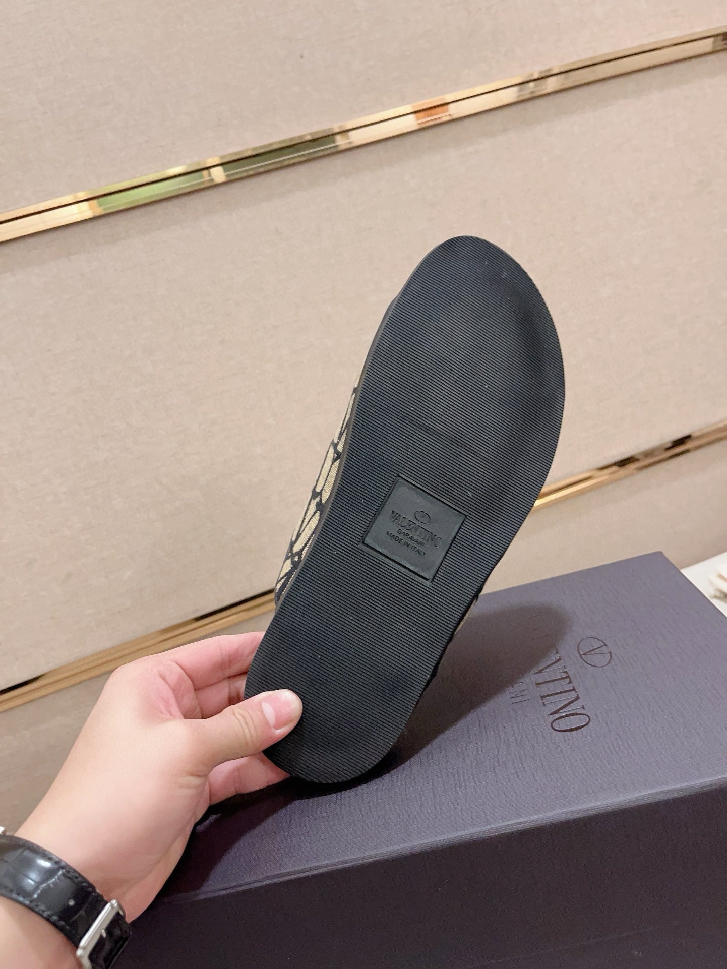 LuxluxHouse Best Quality Sandals Valentino