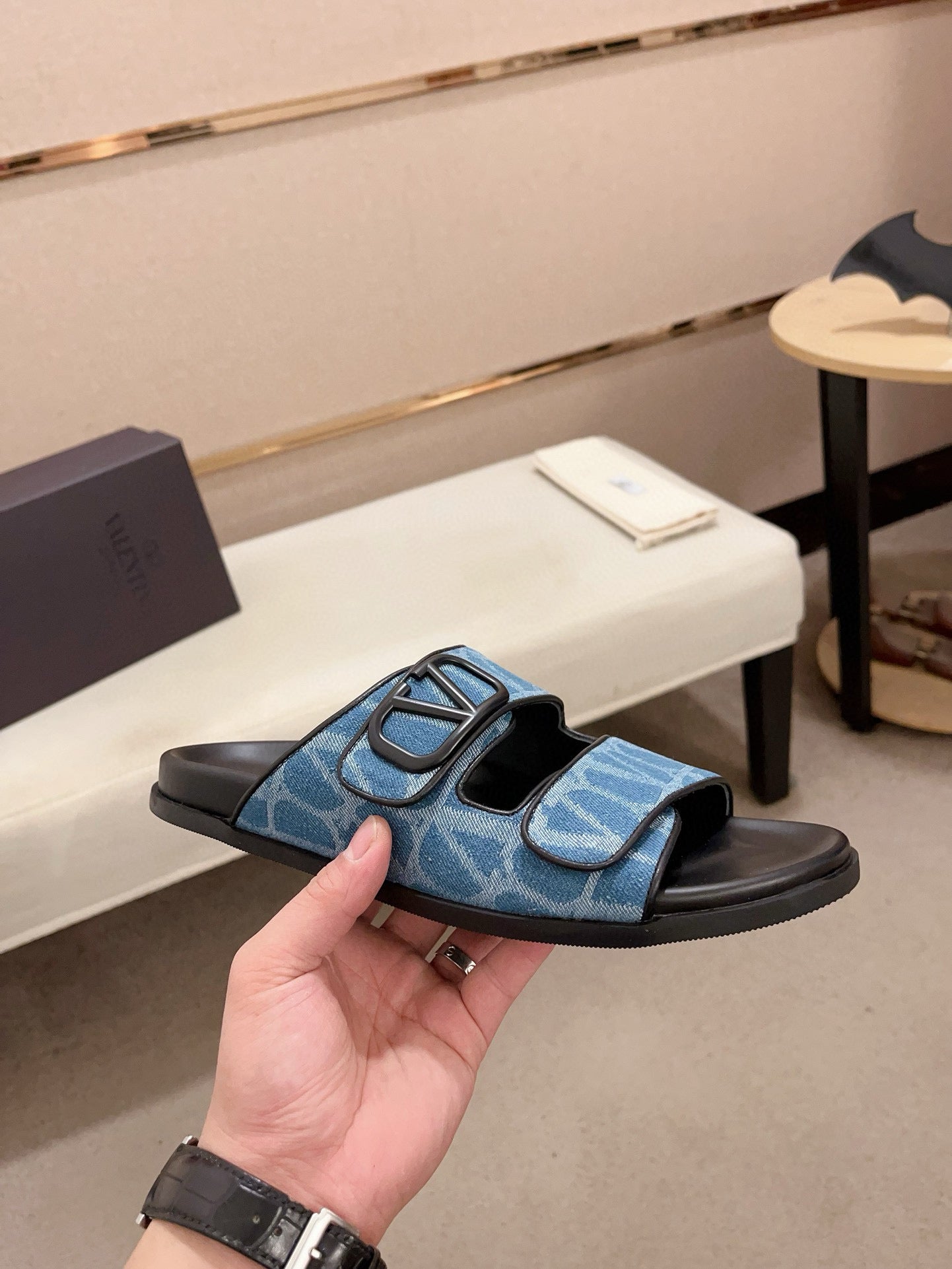 LuxluxHouse Best Quality Sandals Valentino