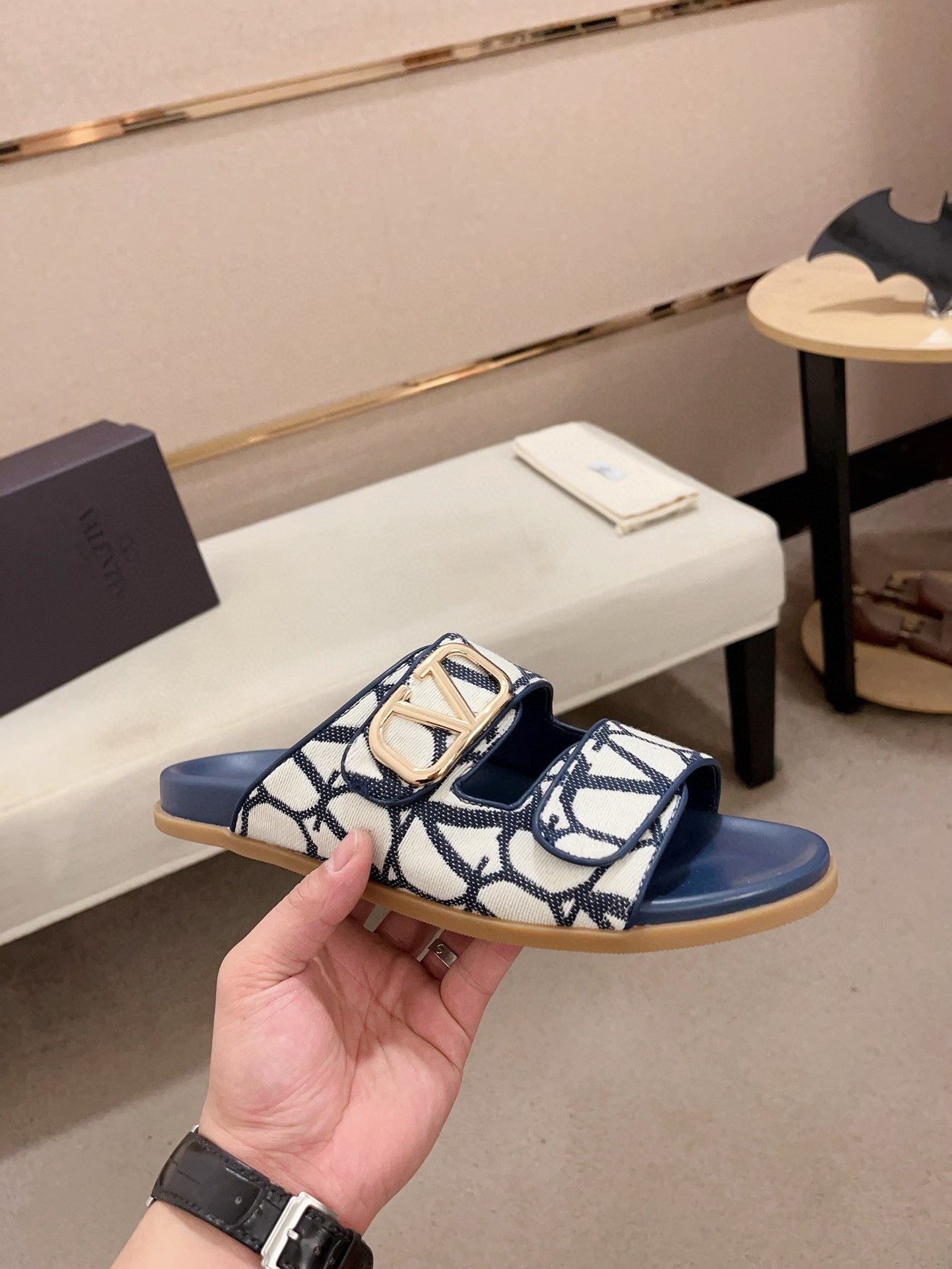 LuxluxHouse Best Quality Sandals Valentino