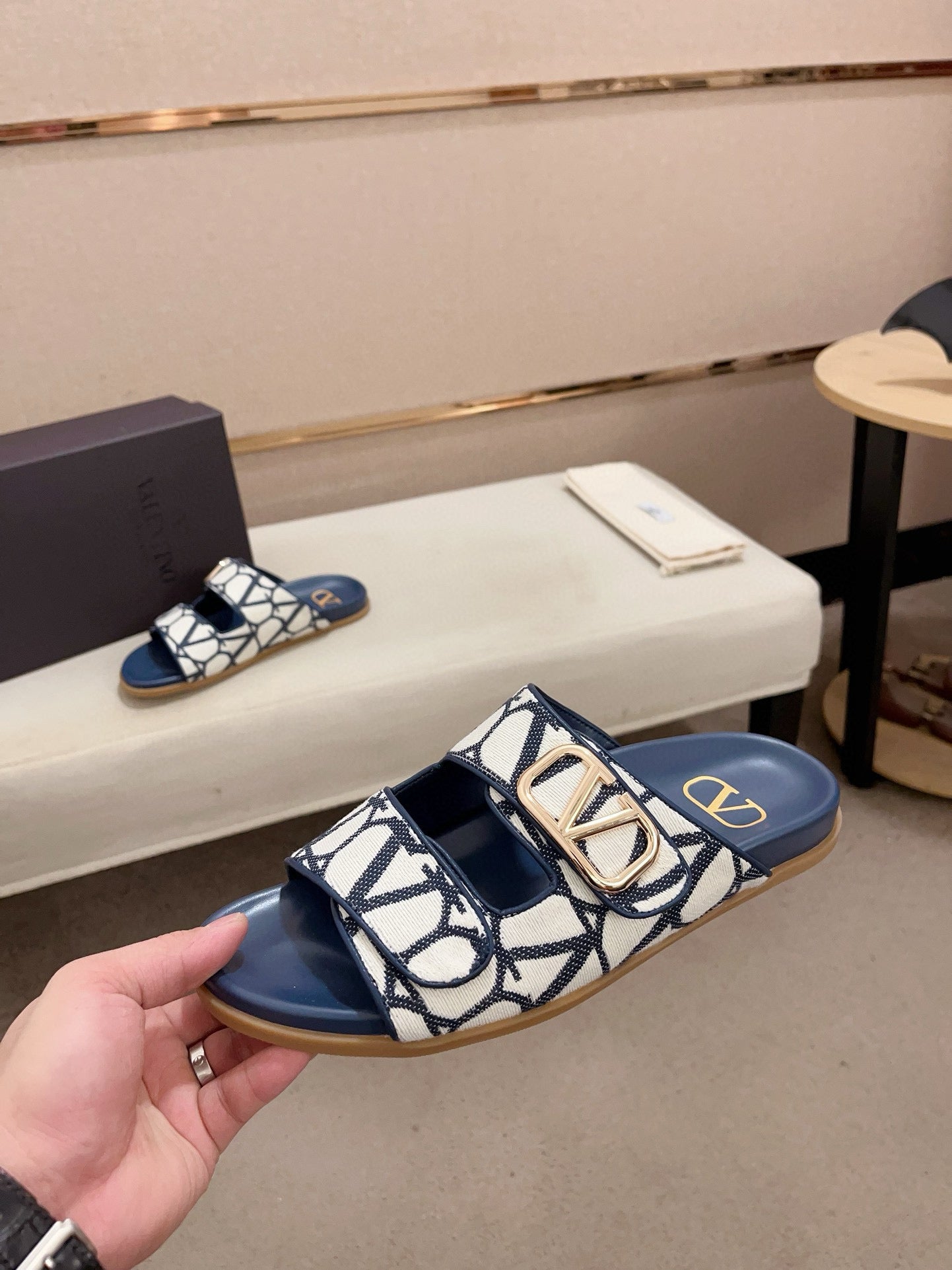 LuxluxHouse Best Quality Sandals Valentino