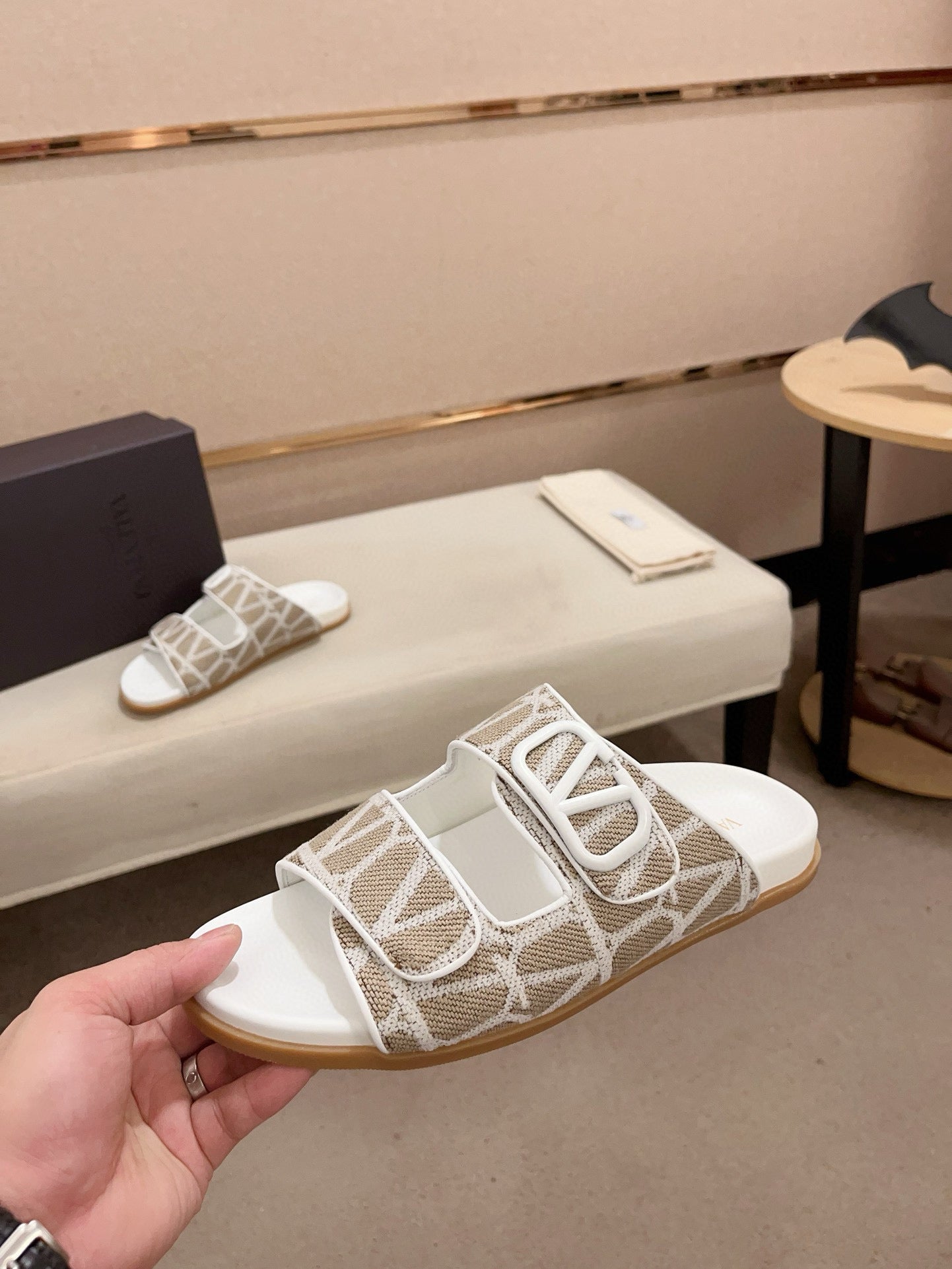 LuxluxHouse Best Quality Sandals Valentino