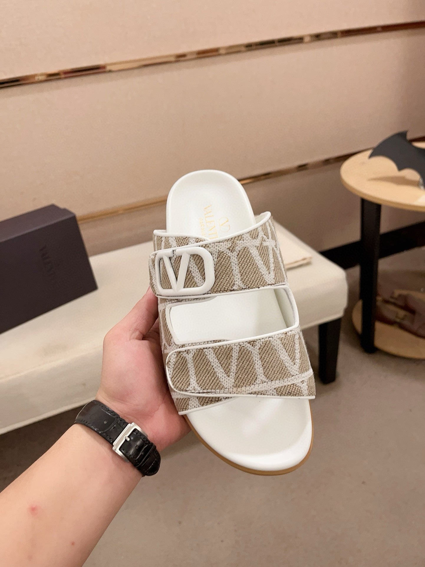 LuxluxHouse Best Quality Sandals Valentino