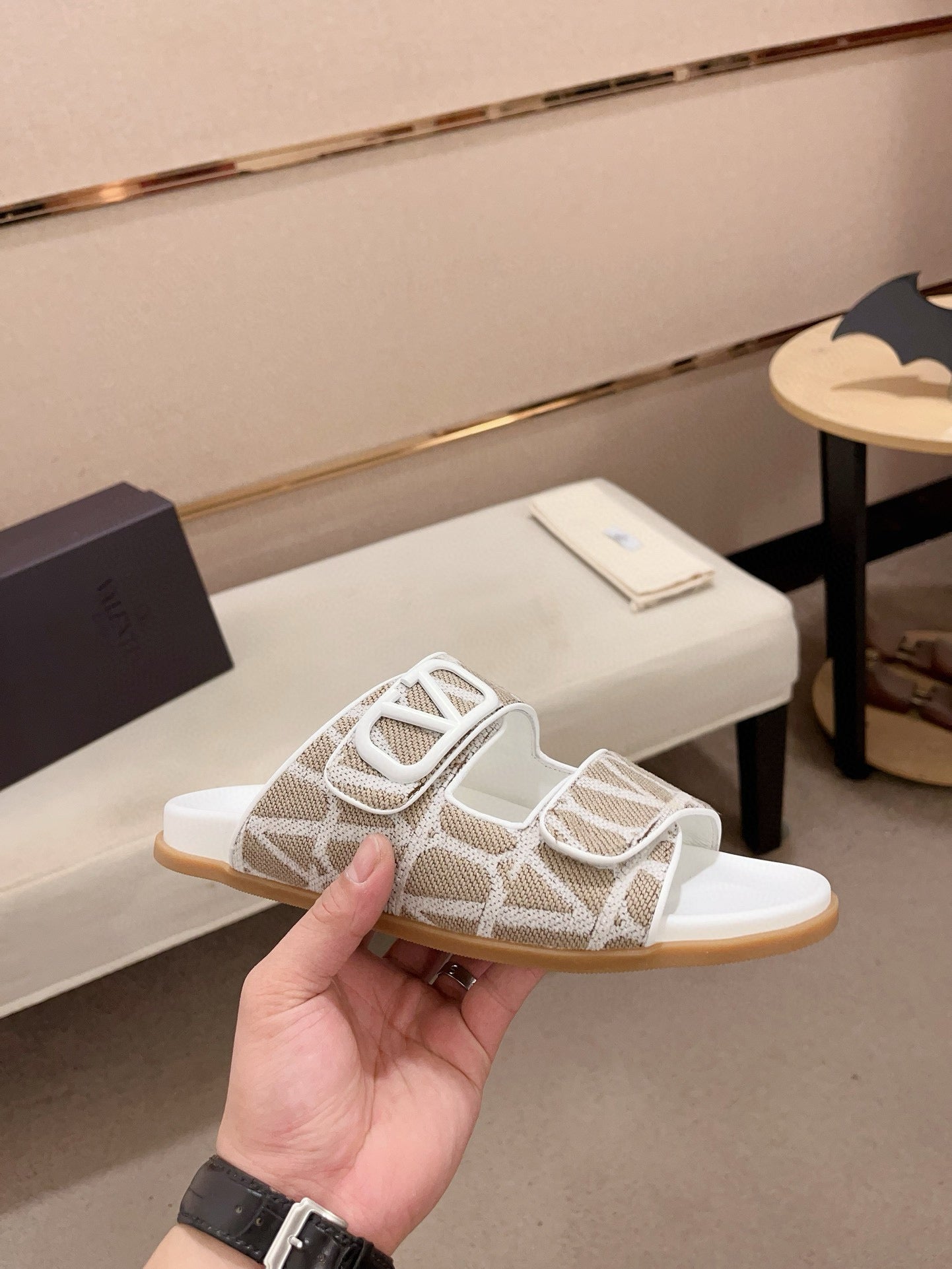 LuxluxHouse Best Quality Sandals Valentino