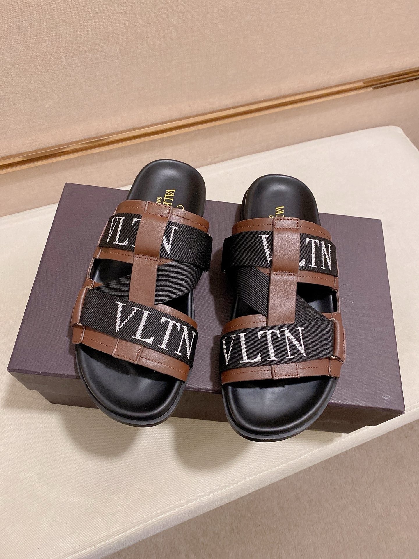 LuxluxHouse Best Quality Sandals Valentino