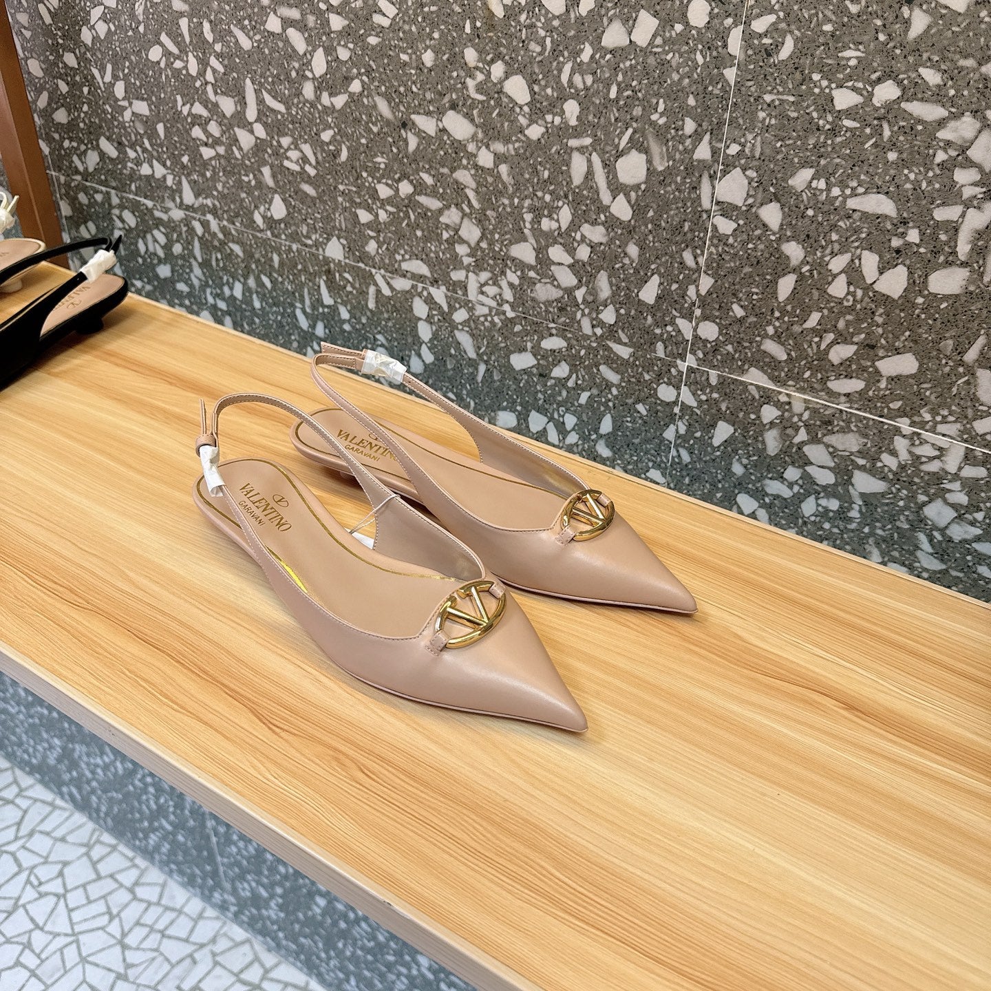 LuxluxHouse Best Quality Valentino Women Shoes