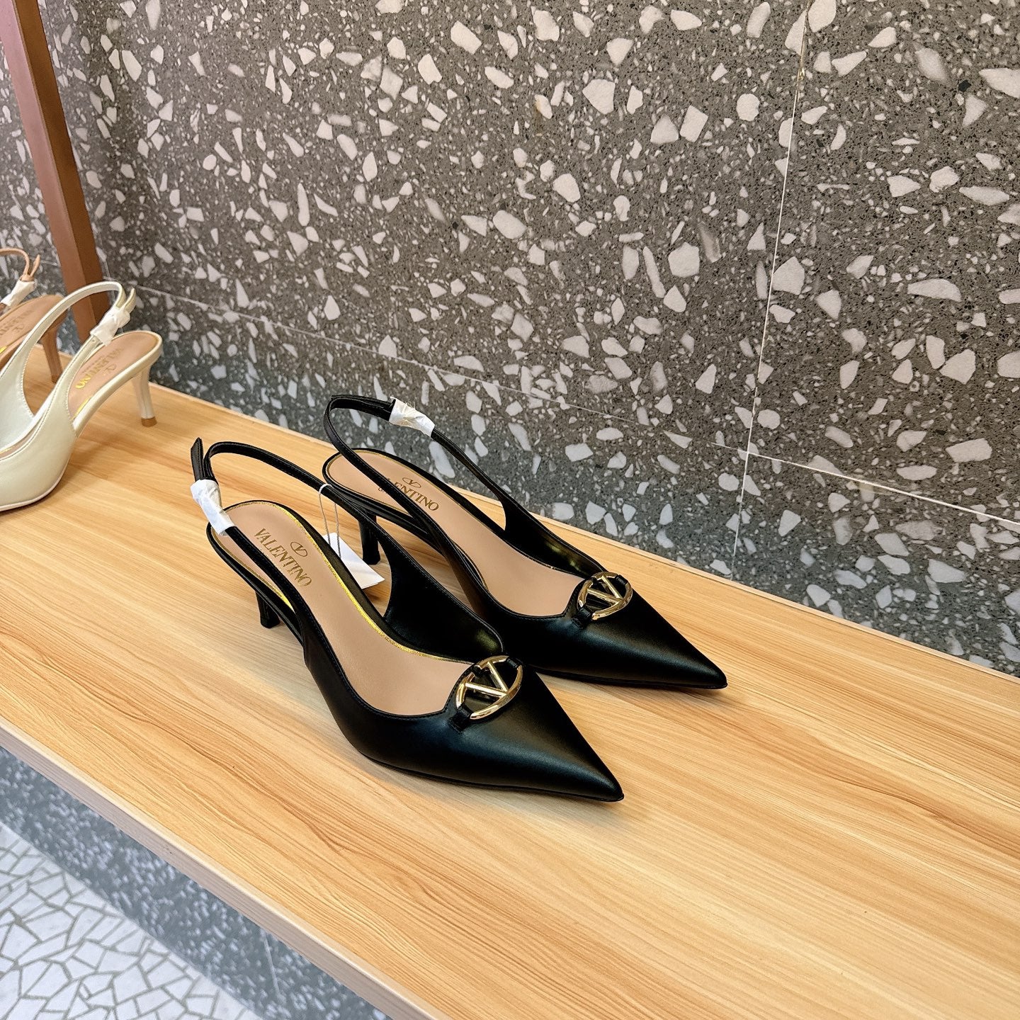 LuxluxHouse Best Quality Valentino Women Shoes