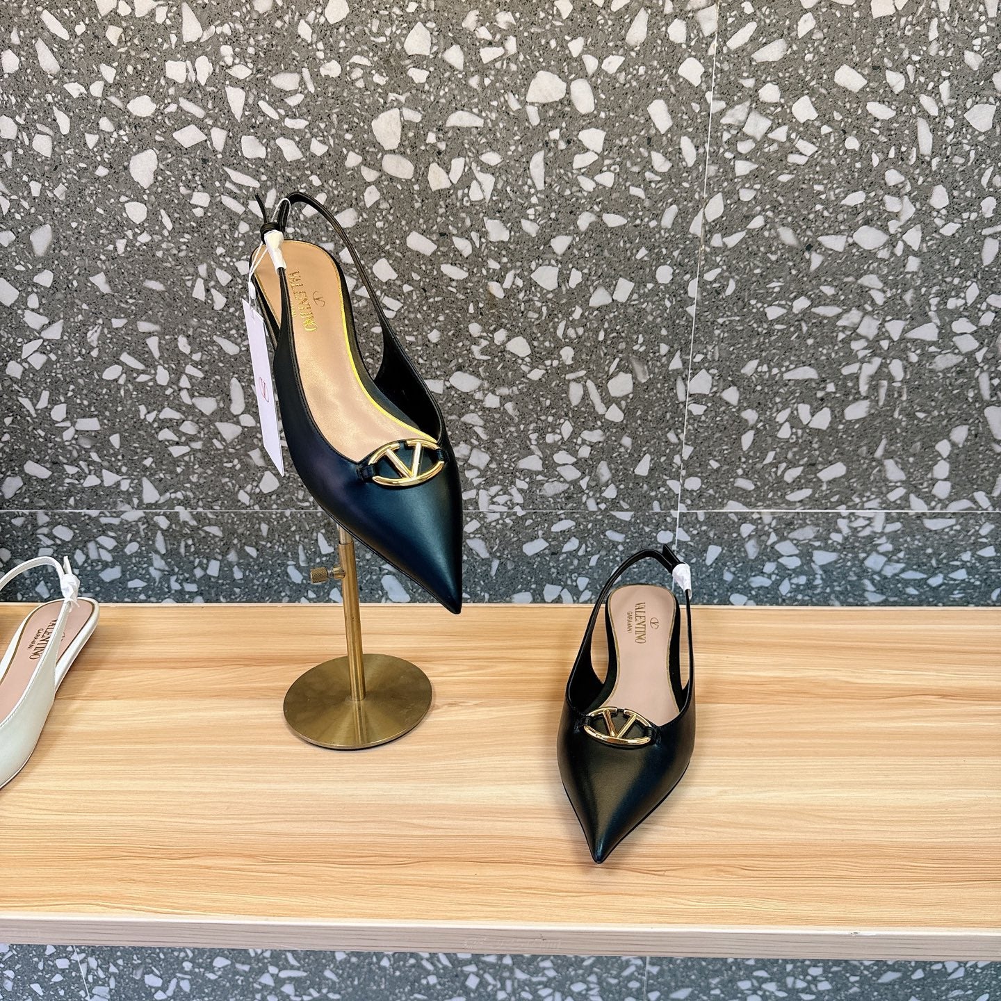 LuxluxHouse Best Quality Valentino Women Shoes