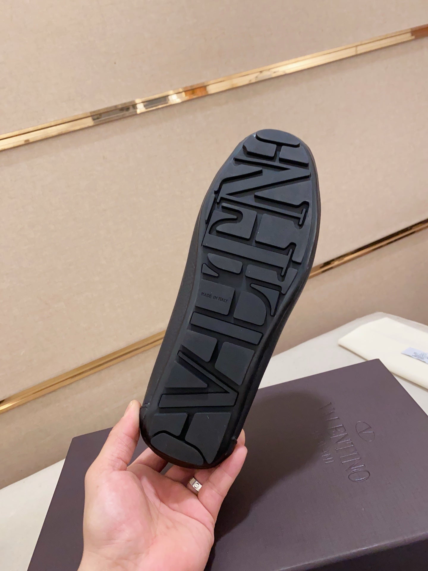 LuxluxHouse Best Quality Shoes Valentino
