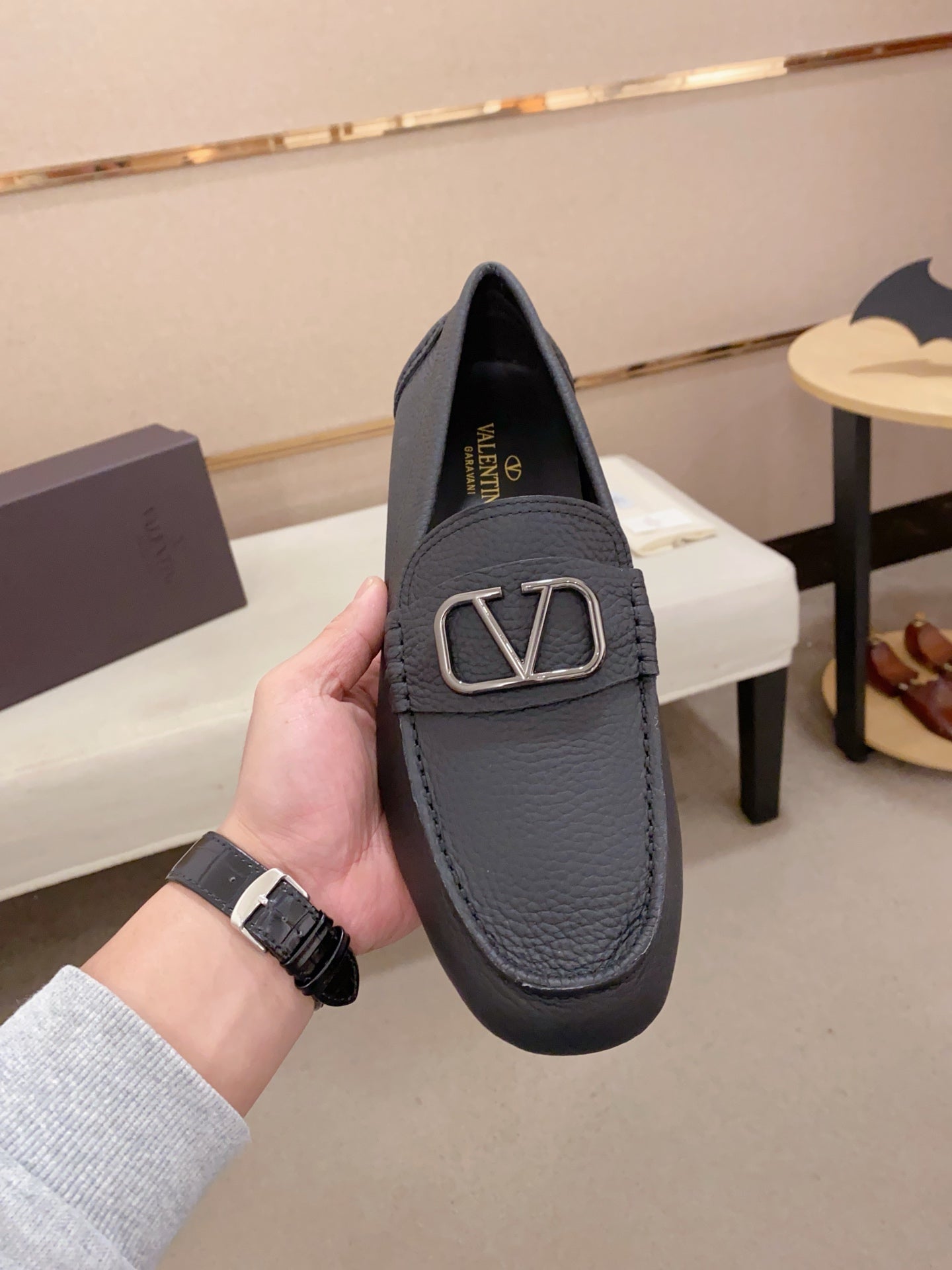 LuxluxHouse Best Quality Shoes Valentino