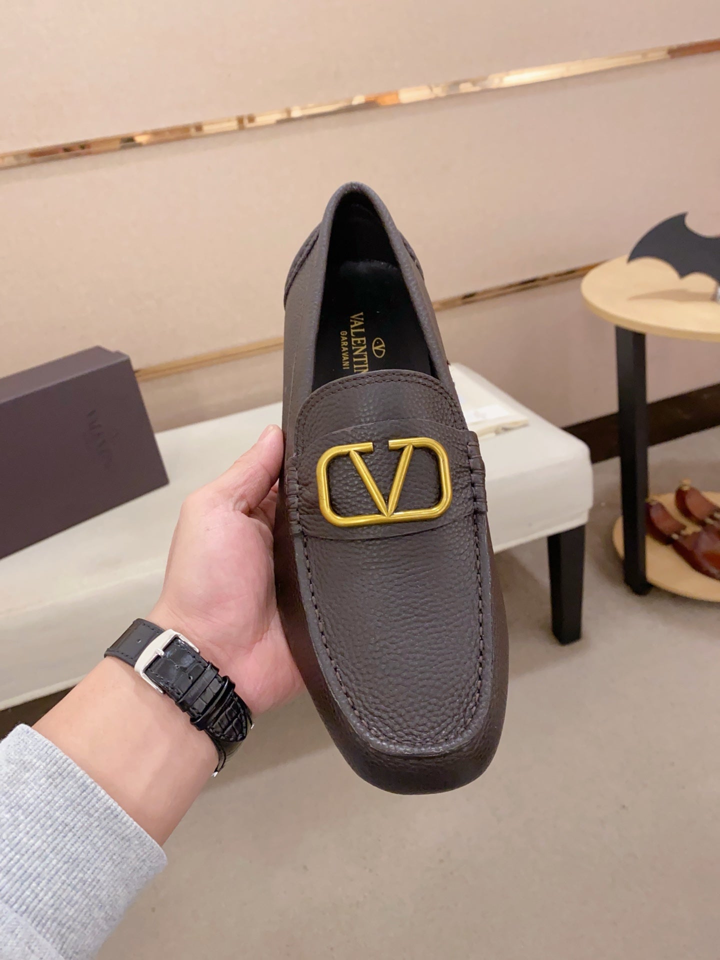 LuxluxHouse Best Quality Shoes Valentino
