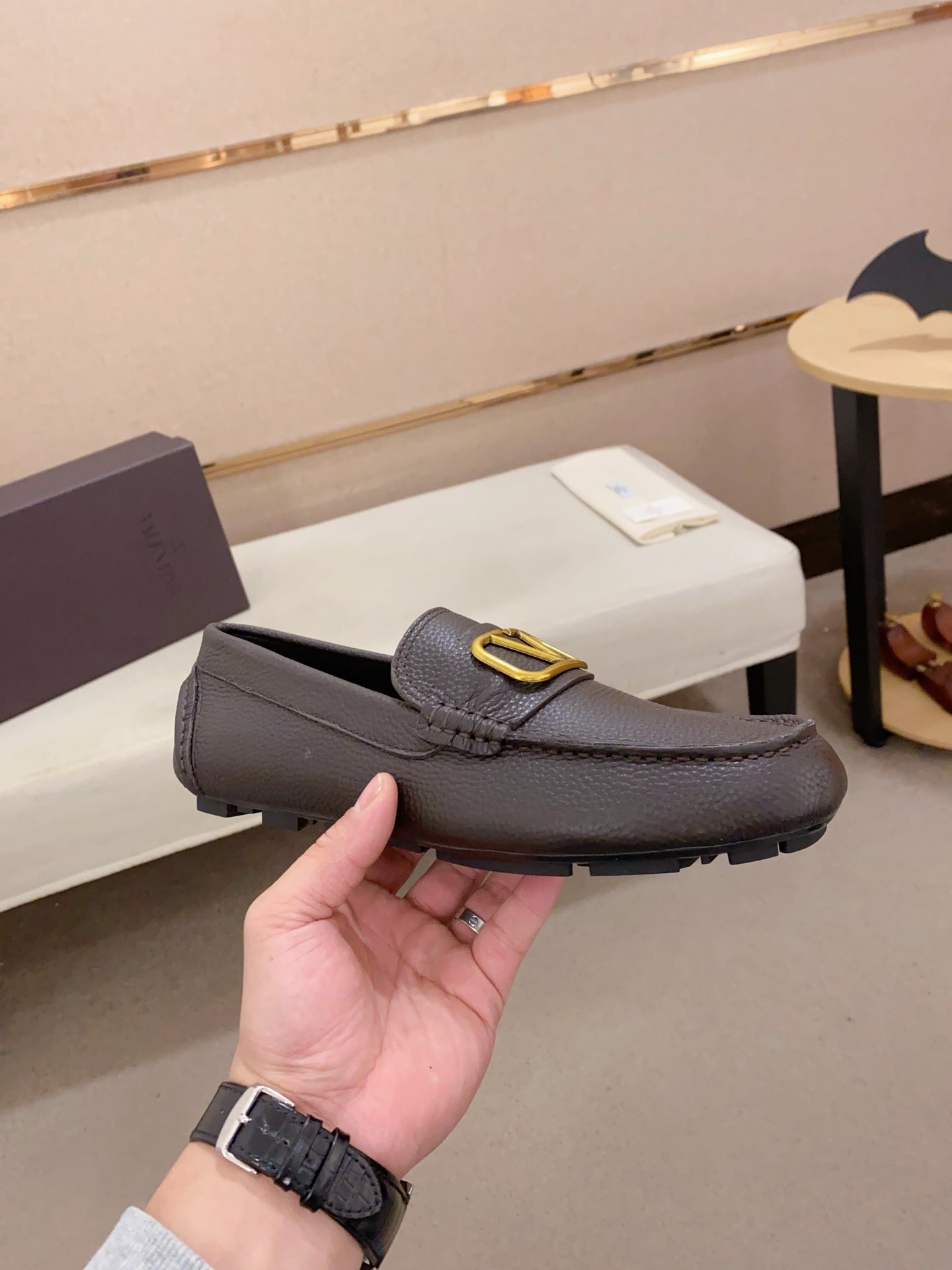 LuxluxHouse Best Quality Shoes Valentino