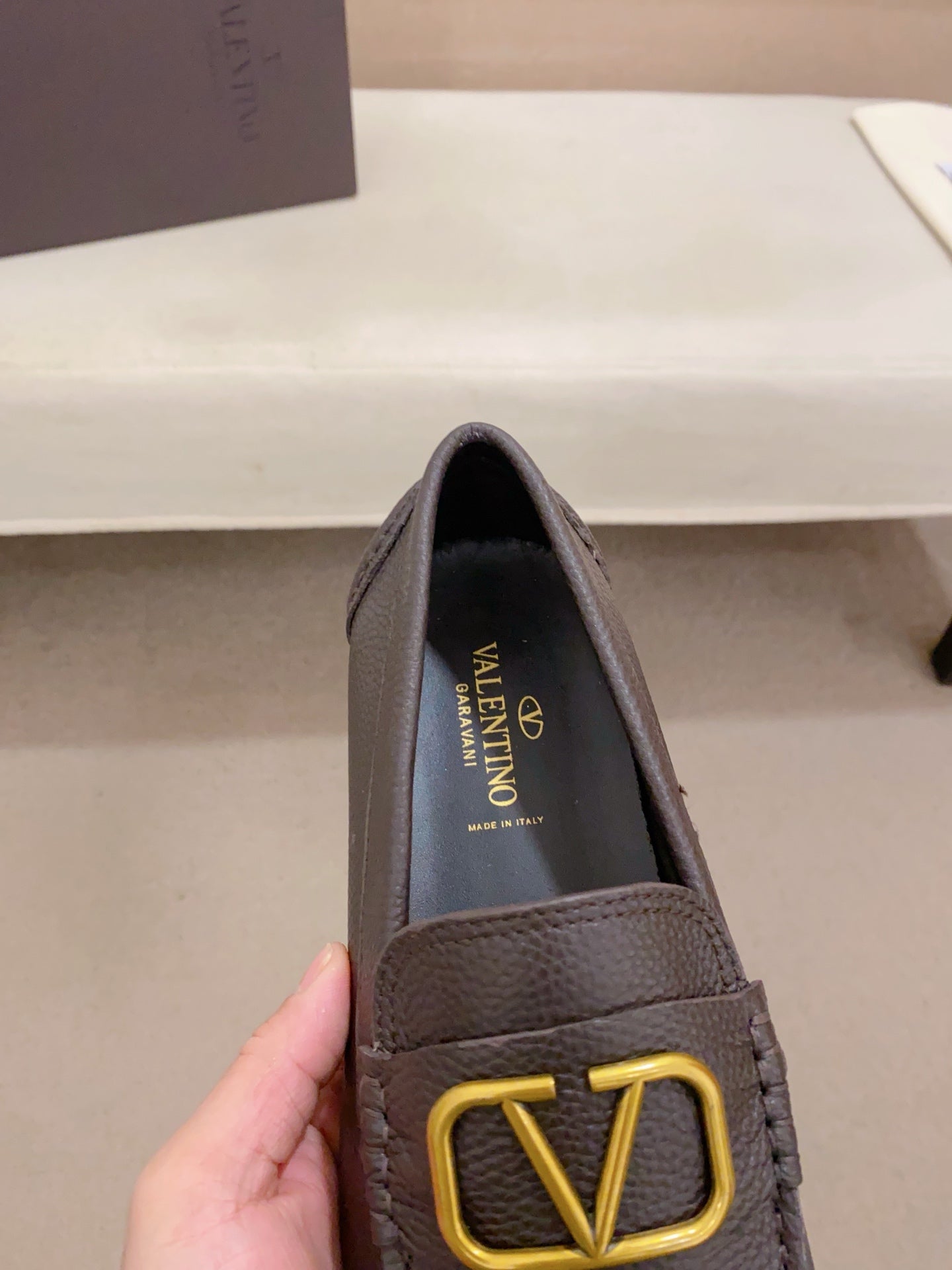 LuxluxHouse Best Quality Shoes Valentino