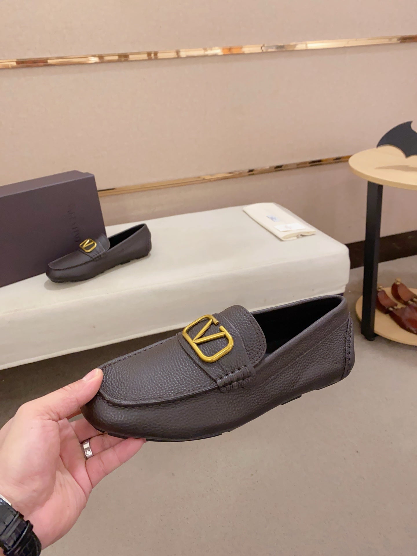 LuxluxHouse Best Quality Shoes Valentino