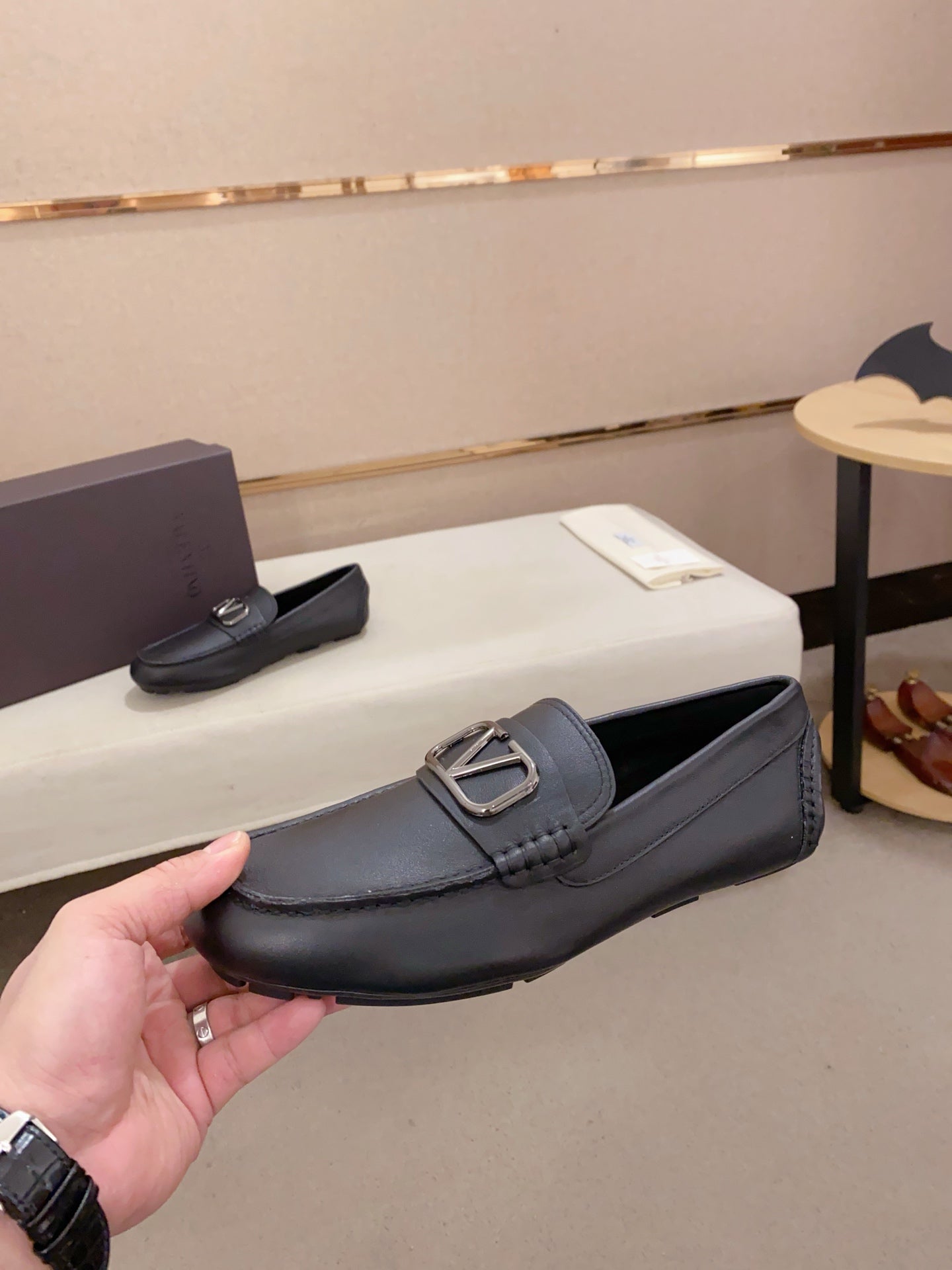 LuxluxHouse Best Quality Shoes Valentino